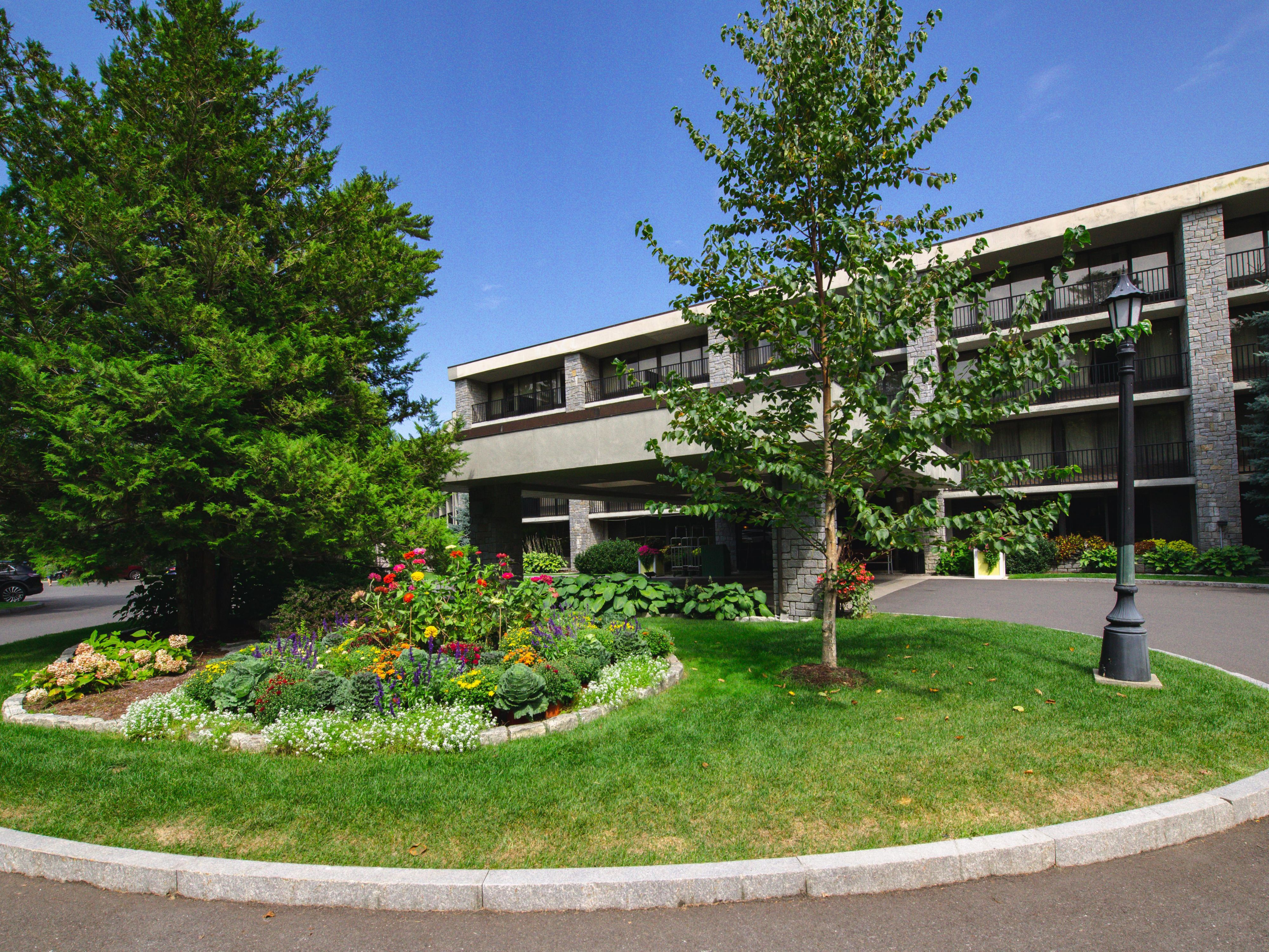 Kid Friendly Bar Harbor Maine Hotel Holiday Inn Resort Bar