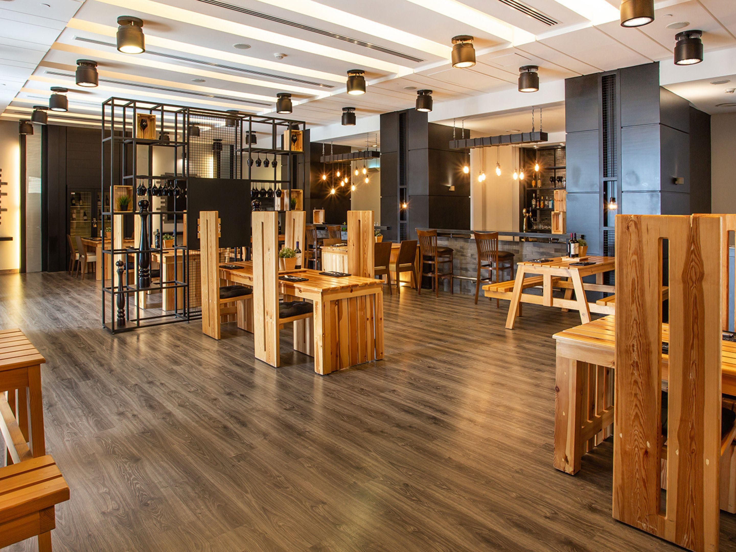 Indulge yourself with a fulfilling Angus steak with a glass of local or imported wine, or pick the Cowboy burger with a cold beer. 

Daily Happy Hour from 5:00 pm till 8:00 pm.

Enjoy 25–30% off at participating restaurants for IHG One Rewards members - dine, save, and earn!