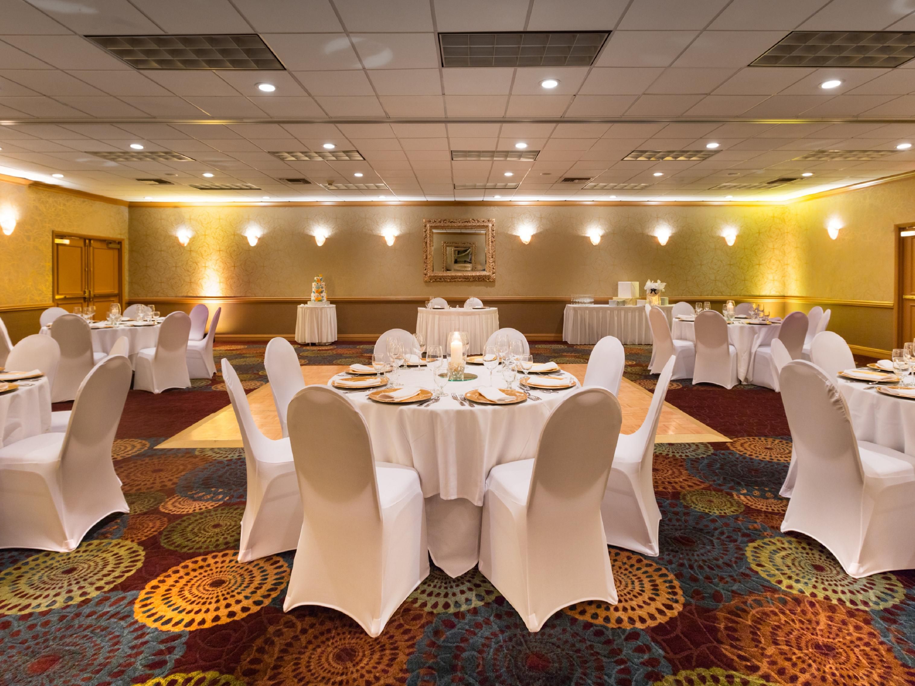 We maintain five function rooms to accommodate retreats and conferences of up to 200. As an integral part of the 32-acre San Luis Resort, Spa & Conference Center, we can host a conference of almost any size offering a 40,000 square-foot IACC-approved conference center. 