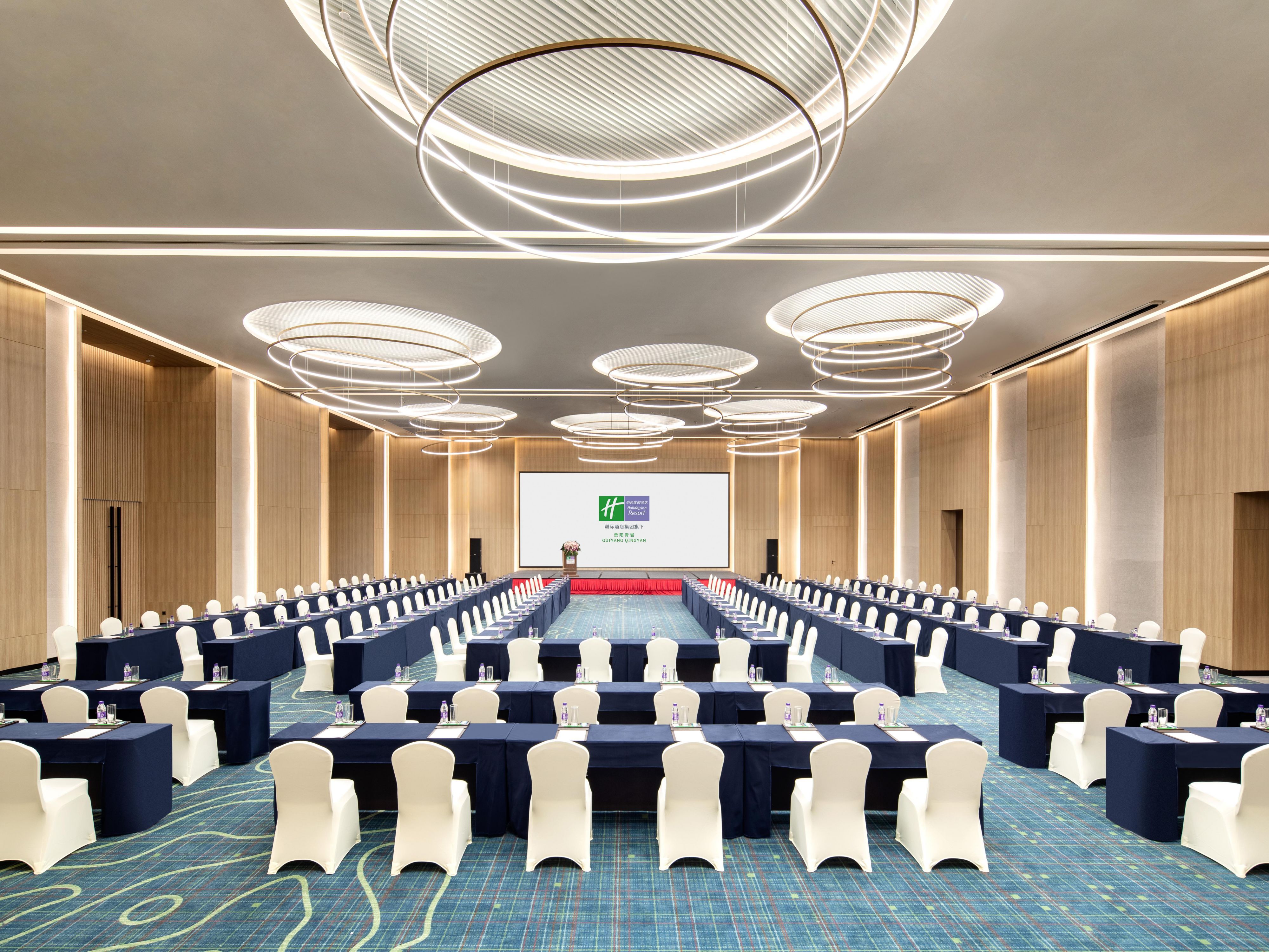 Host your gathering in our 600 sqm pillar-less Grand Ballroom equipped with 40 sqm LED screen, which is capable of providing meal service for a total of 400 guests. 
Our Meetings team is available to tailor our facilities to ensure all your events go smoothly, whether a boardroom meeting, product launch or company banquet.