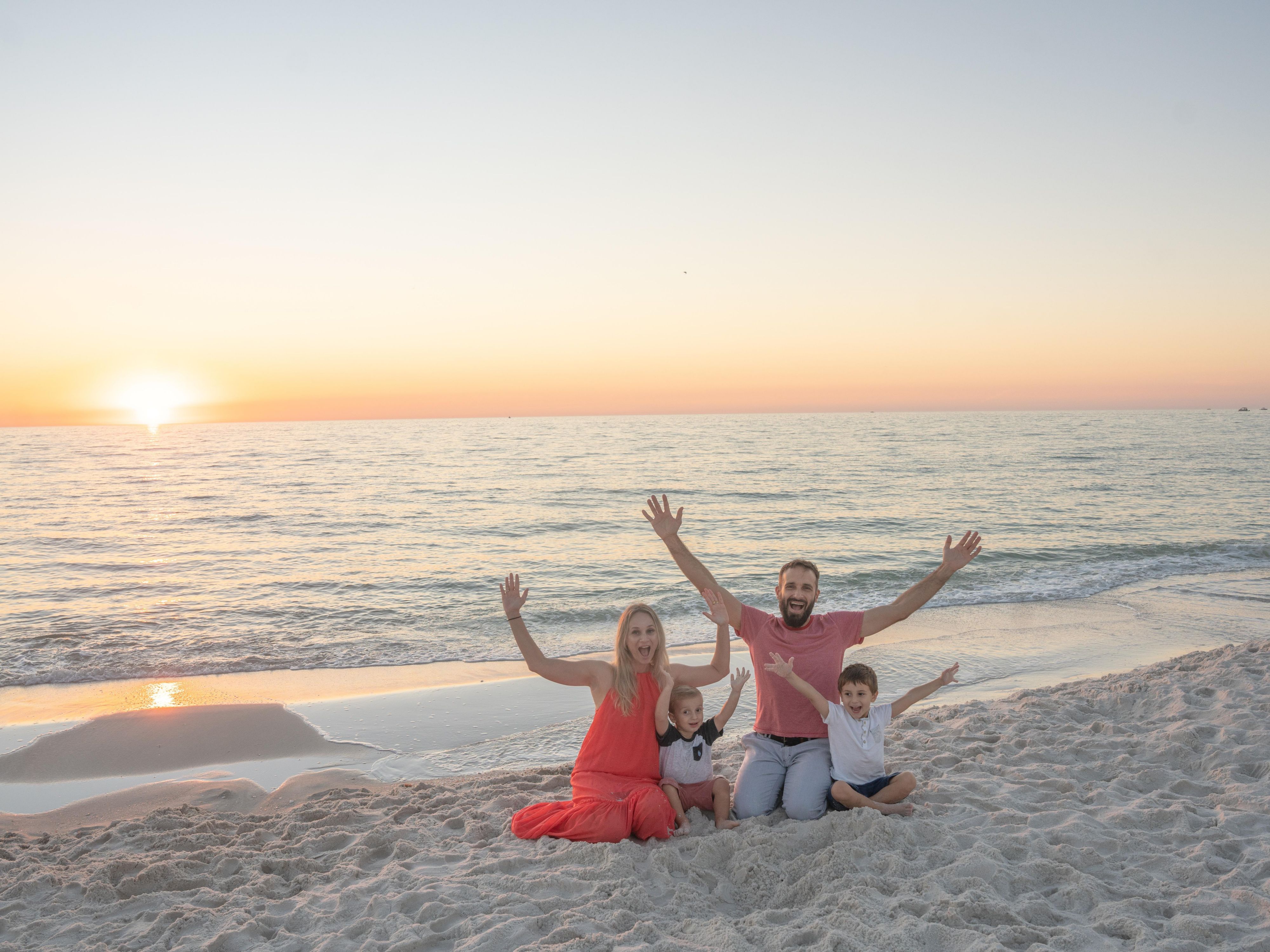 Enjoy an unforgettable stay at our Ixtapa Zihuatanejo all inclusive resort. Get up to 20% off, kids stay free every day, and Early Check-in with your All Inclusive bracelet from the moment you arrive. Book with code IXUXY by calling 55 8526 2018.