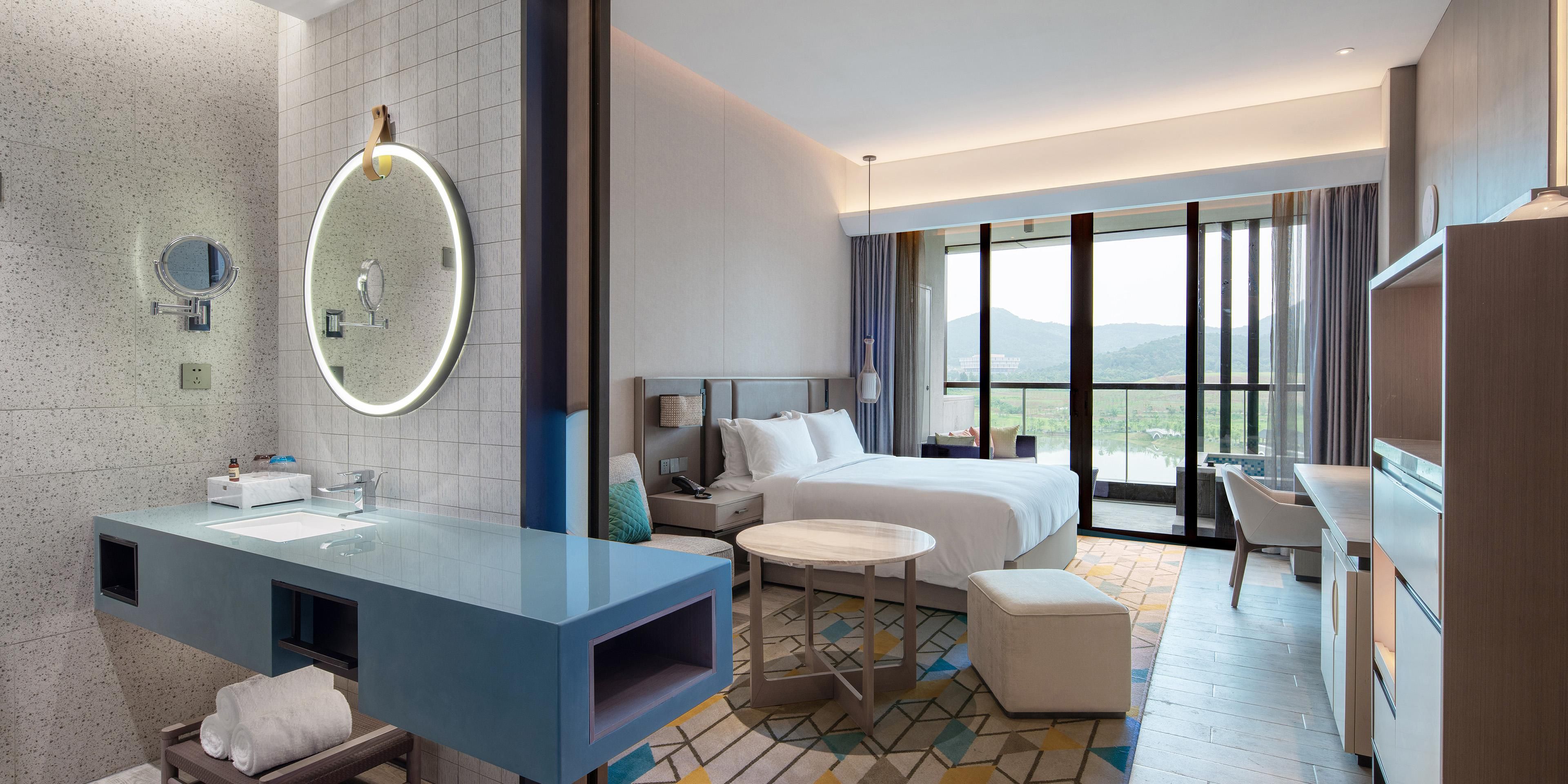 Queen Bed Guest Room