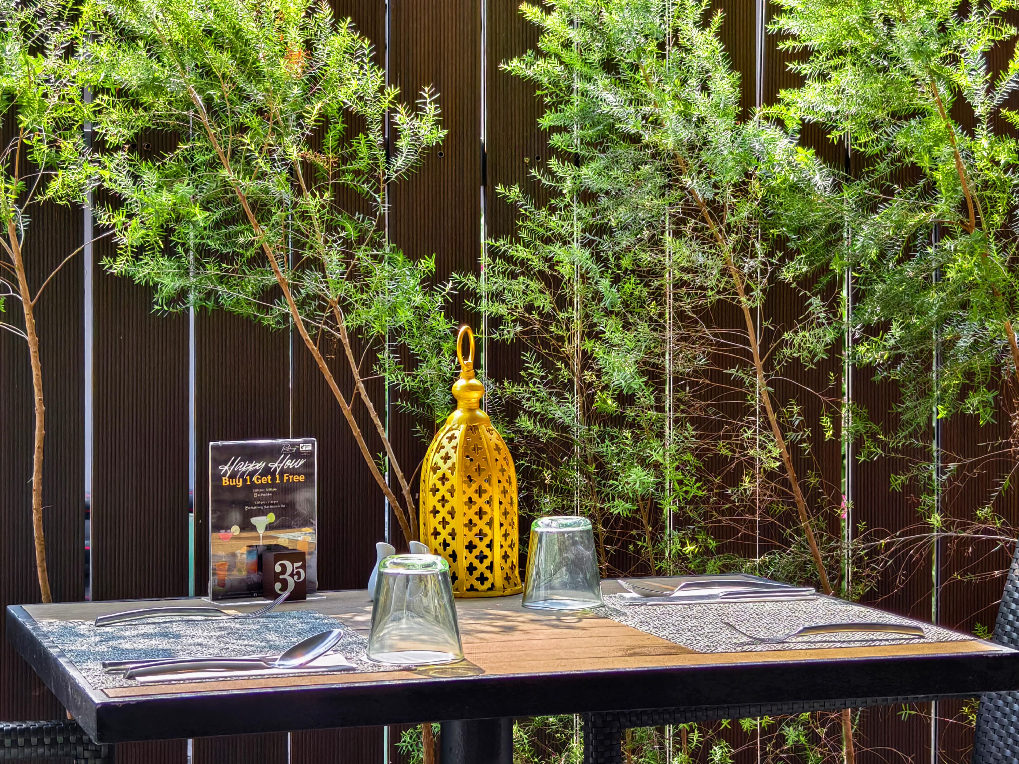 Delight in authentic Thai flavours alongside your favourite international dishes at our Rakhang Thai Bistro & Bar, all served with the warmth of gracious Thai hospitality. Savour exquisite Thai specialities like Tom Yum Goong, Massaman Nua, and Phad Thai while dining al fresco on our charming outdoor terrace and soaking up the tropical vibes.