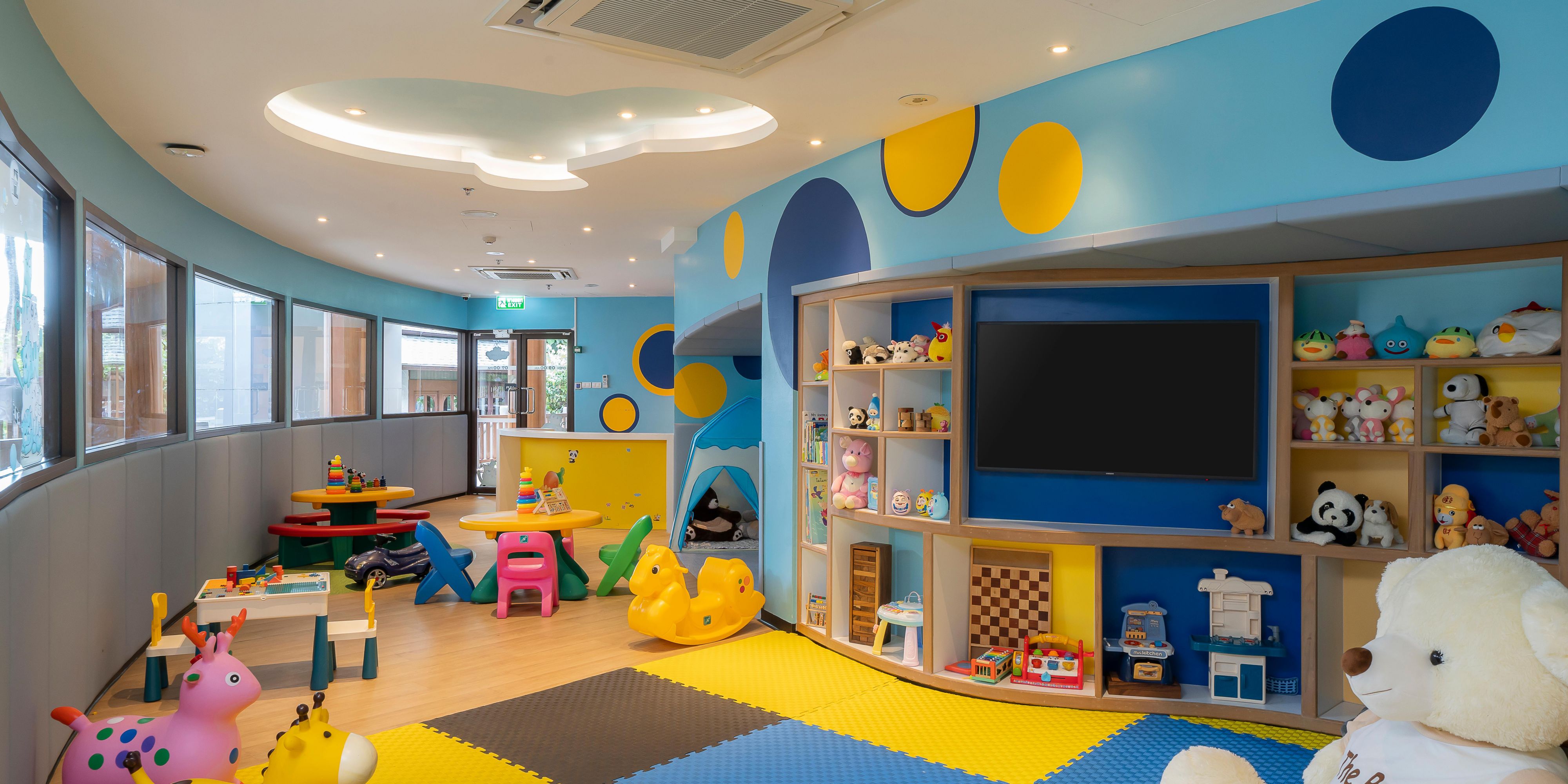 Enjoy our kids club and daily activities.