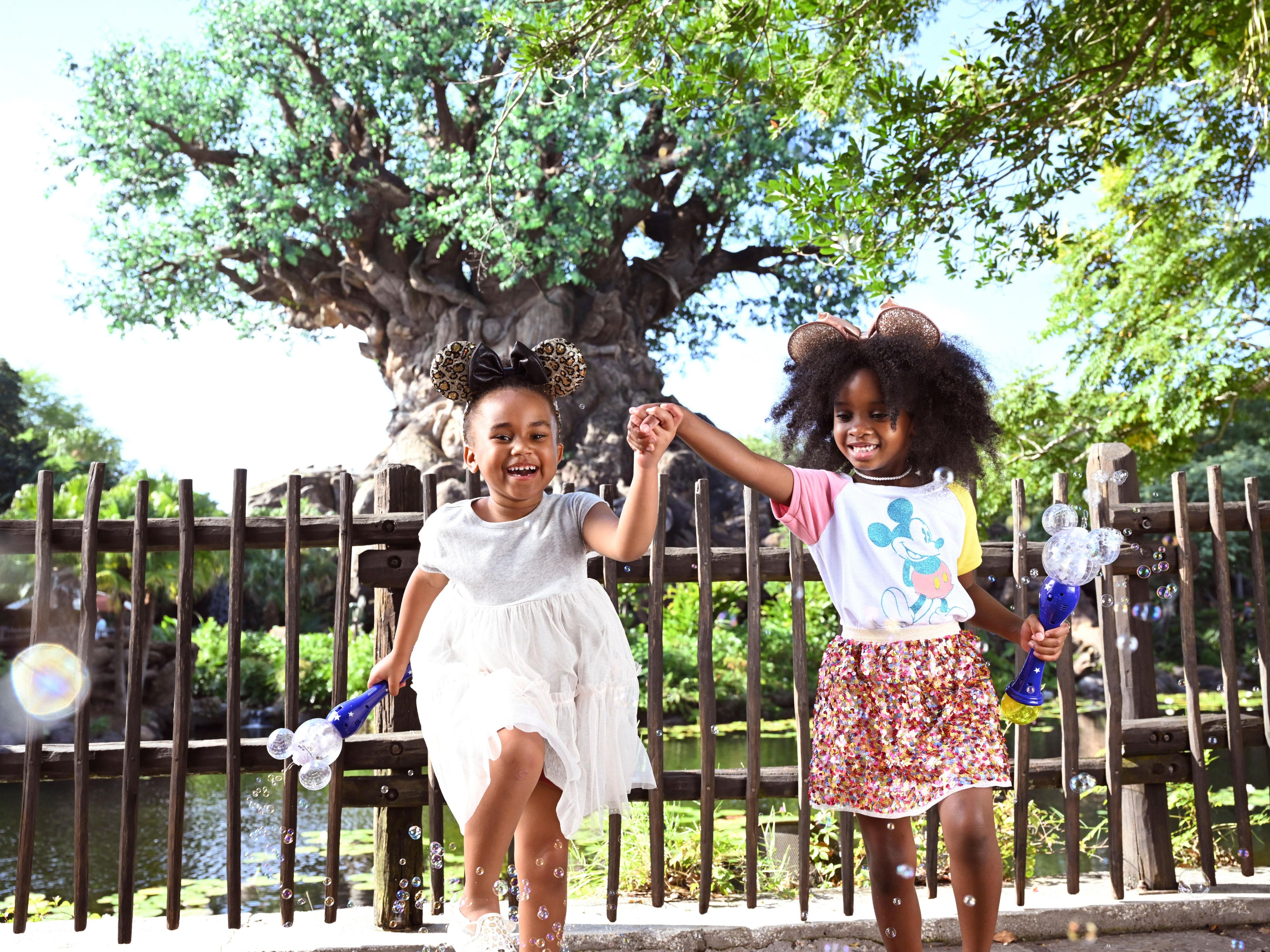 As an official Walt Disney World Good Neighbor Hotel, you can enjoy our complimentary daily shuttle service to the most magical place on earth! 