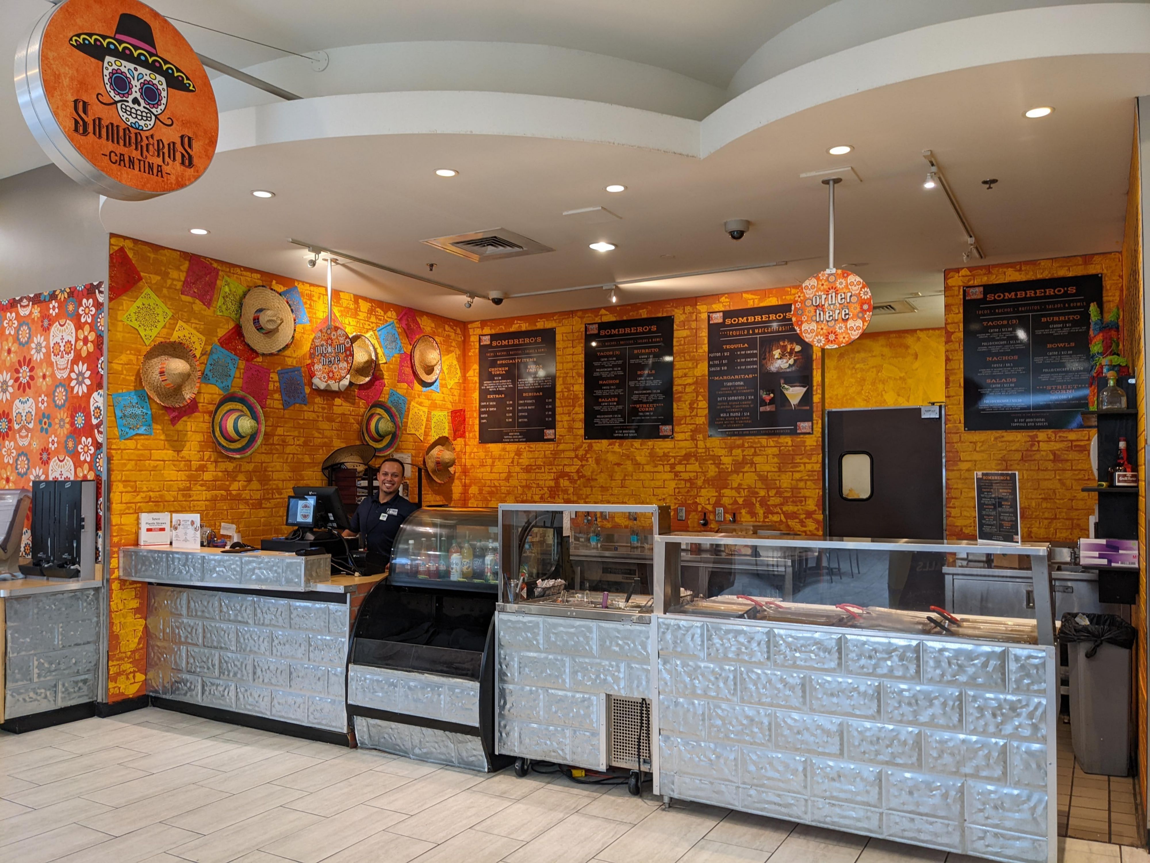 Hungry after a pool day or theme park dash? Choose from quick bites like tacos and pizza to sit-down meals with all the fixings. From our breakfast buffet to signature cocktails, there’s something tasty for every appetite, without ever leaving the resort.