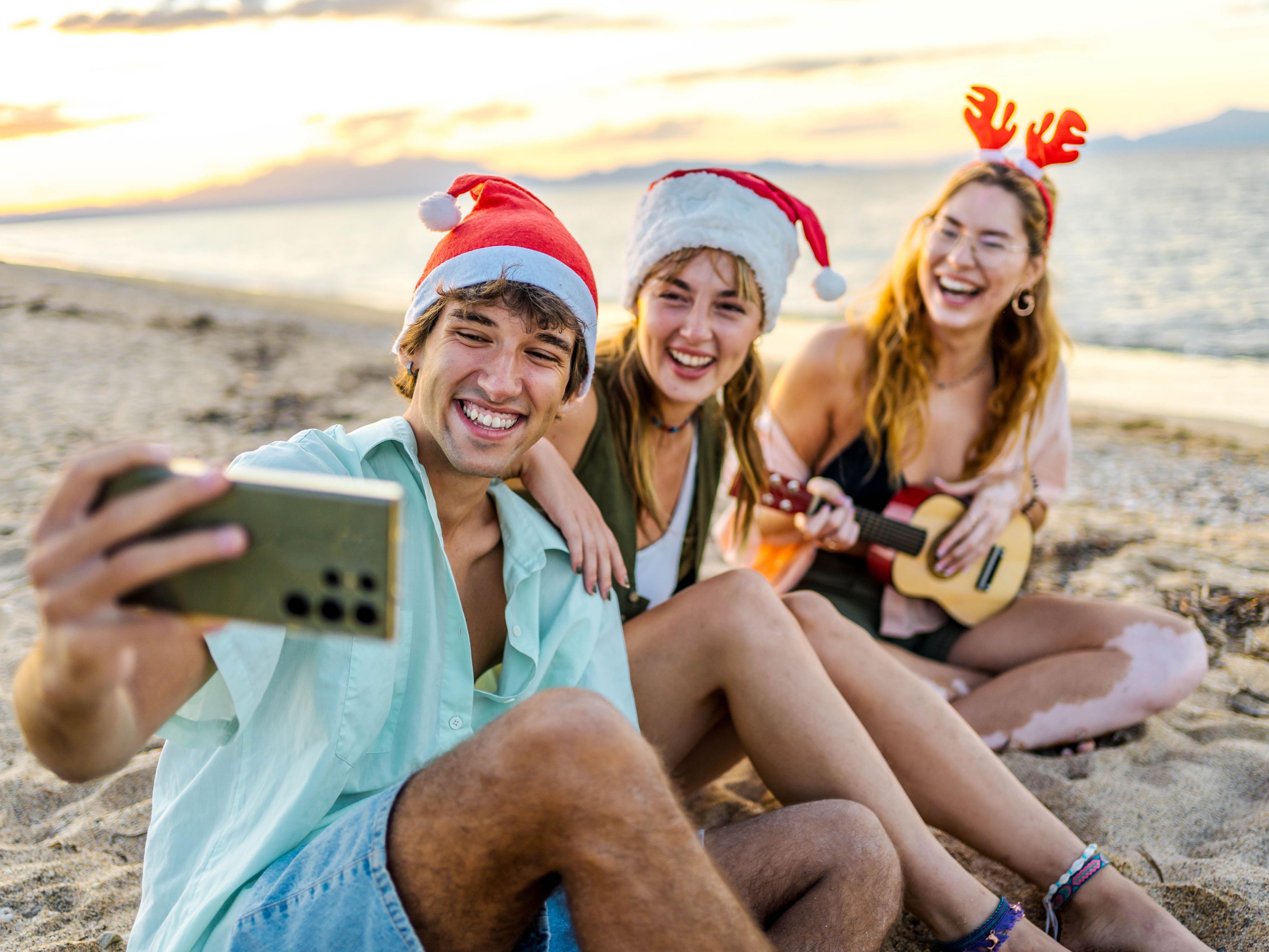 The holiday season is just around the corner, making it the perfect time for a festive getaway at our Panama City Beach hotel. With our Stay Longer and Save rate, enjoy extra nights, cozy onsite dining, holiday shopping at Pier Park, and fun at Aaron Bessant Park, all just minutes away. Let us be part of the joyful memories this season.
