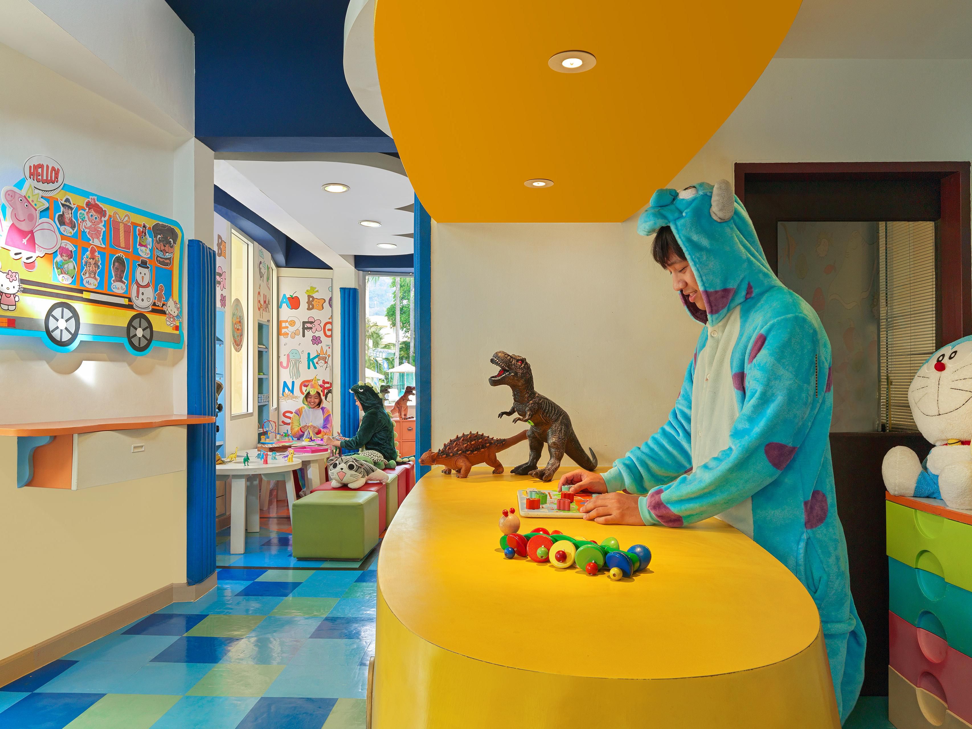 A haven for families, our resort is an ideal retreat where kids stay and eat free. The main wing hosts a dedicated Kids' Pool and Kids' Club, ensuring endless entertainment with wholesome fun and educational activities both in and out of the water. Parents can take advantage of our babysitting and nanny services. Enjoy family fun in Patong!