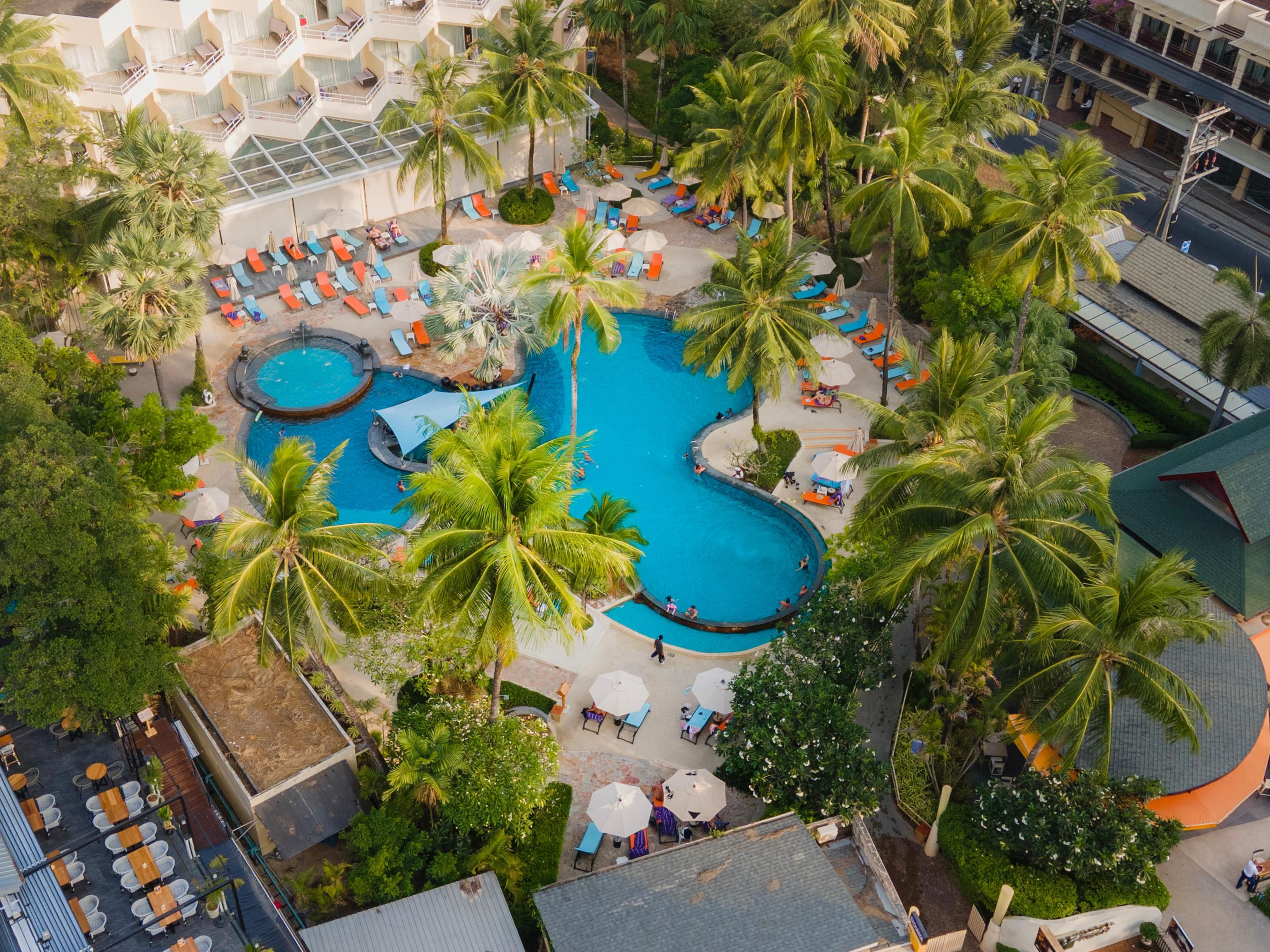 Holiday Inn Resort Phuket presents an optimal setting, seamlessly combining convenience with natural beauty. Conveniently situated just across the road from the renowned Patong Beach, guests can easily shift between the vibrant atmosphere of Patong's entertainment and shopping districts and the tranquil escape of the resort.