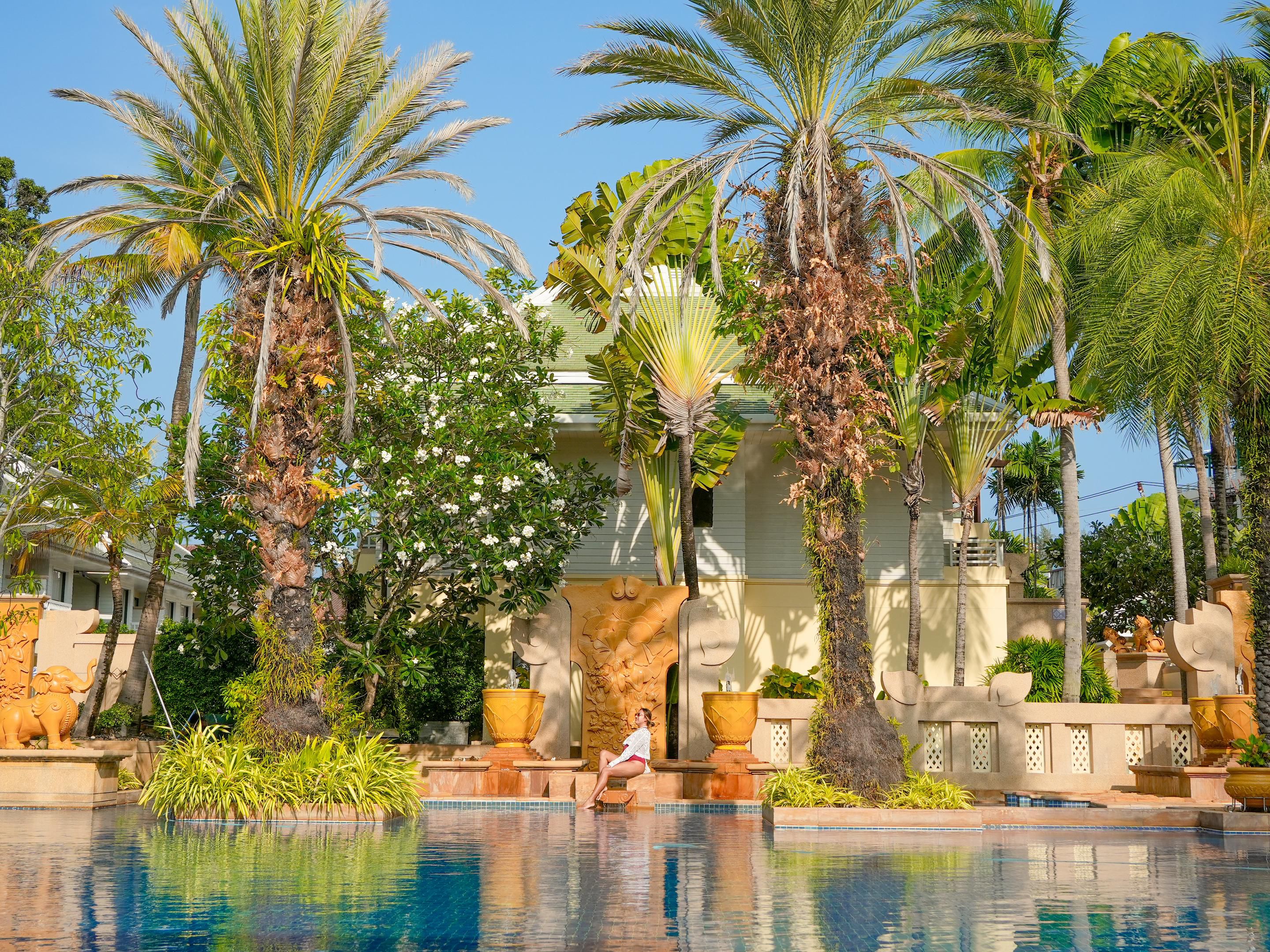 Discover an exclusive ‘resort within a resort experience’ within the Busakorn Premium Wing.The Busakorn or "blue lotus," is a beautiful flower associated with purity and rebirth. Features include a private entrance and reception, as well as an adults-only Villa area, and a swim-up pool bar.