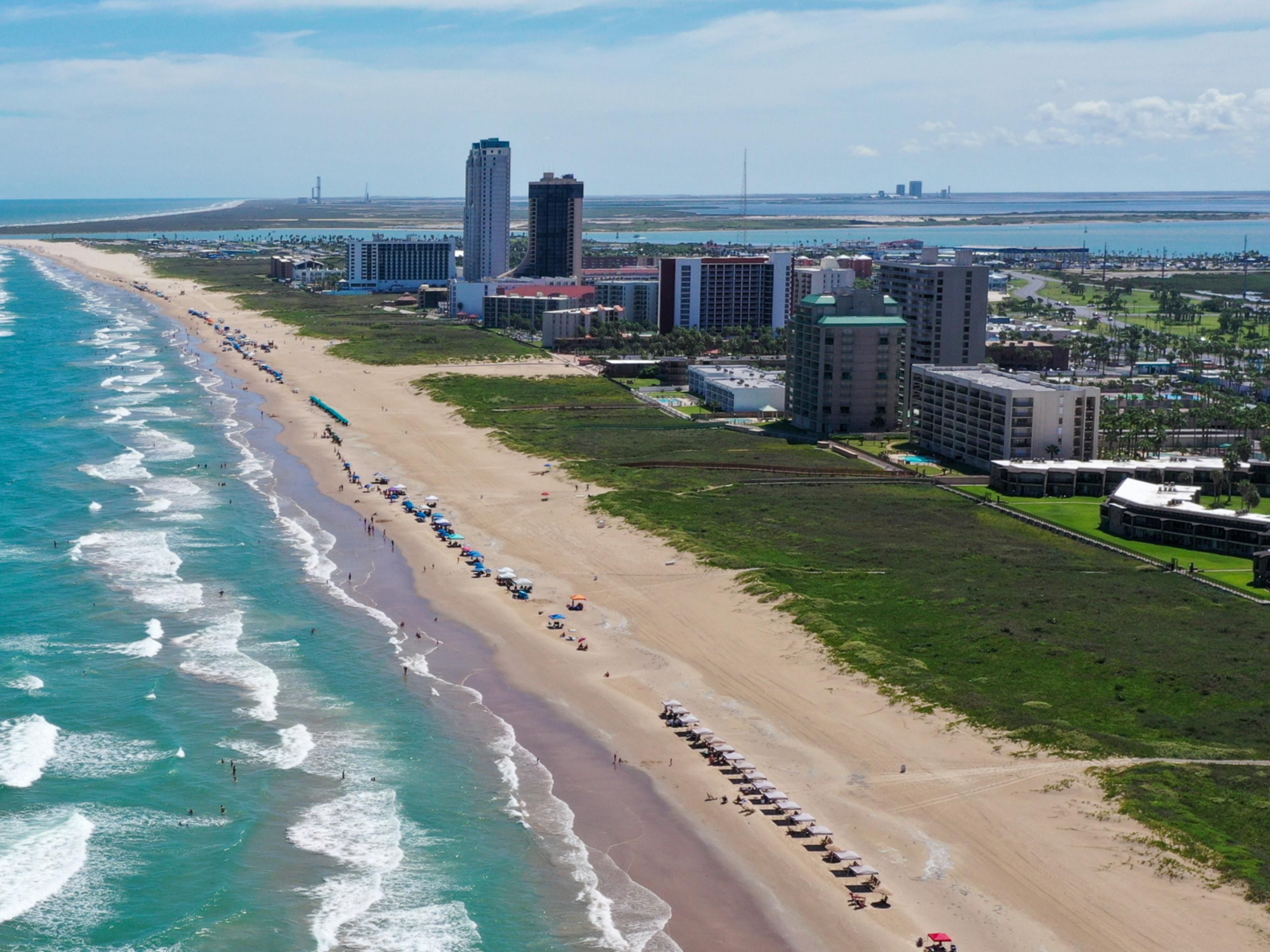 Ahora es el momento de disfrutar de la playa y aprovechar todo lo que tiene para ofrecer durante la temporada baja. Pregúntenos cómo puede disfrutar del Golfo de México.  