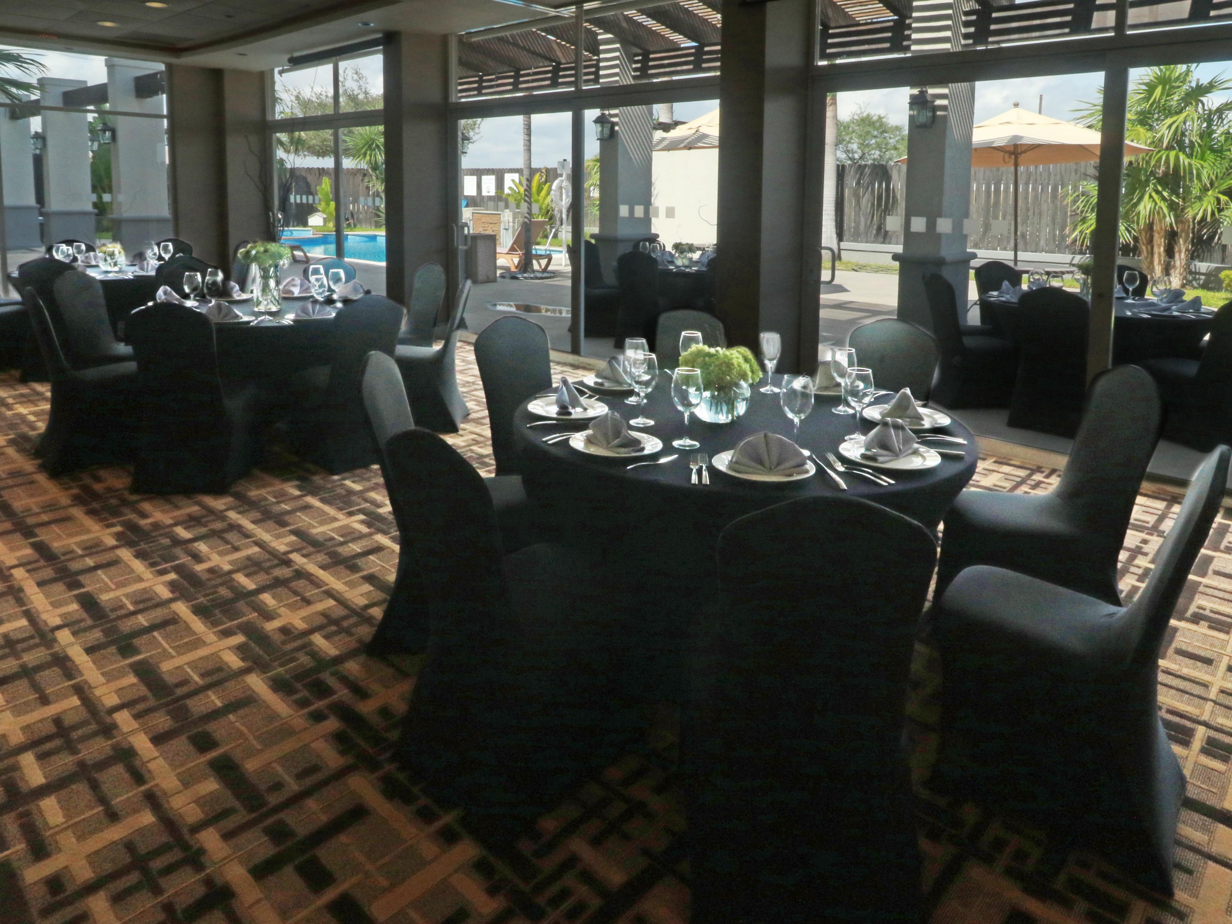 Casual outdoor events, enjoying a beautiful view of the pool.
