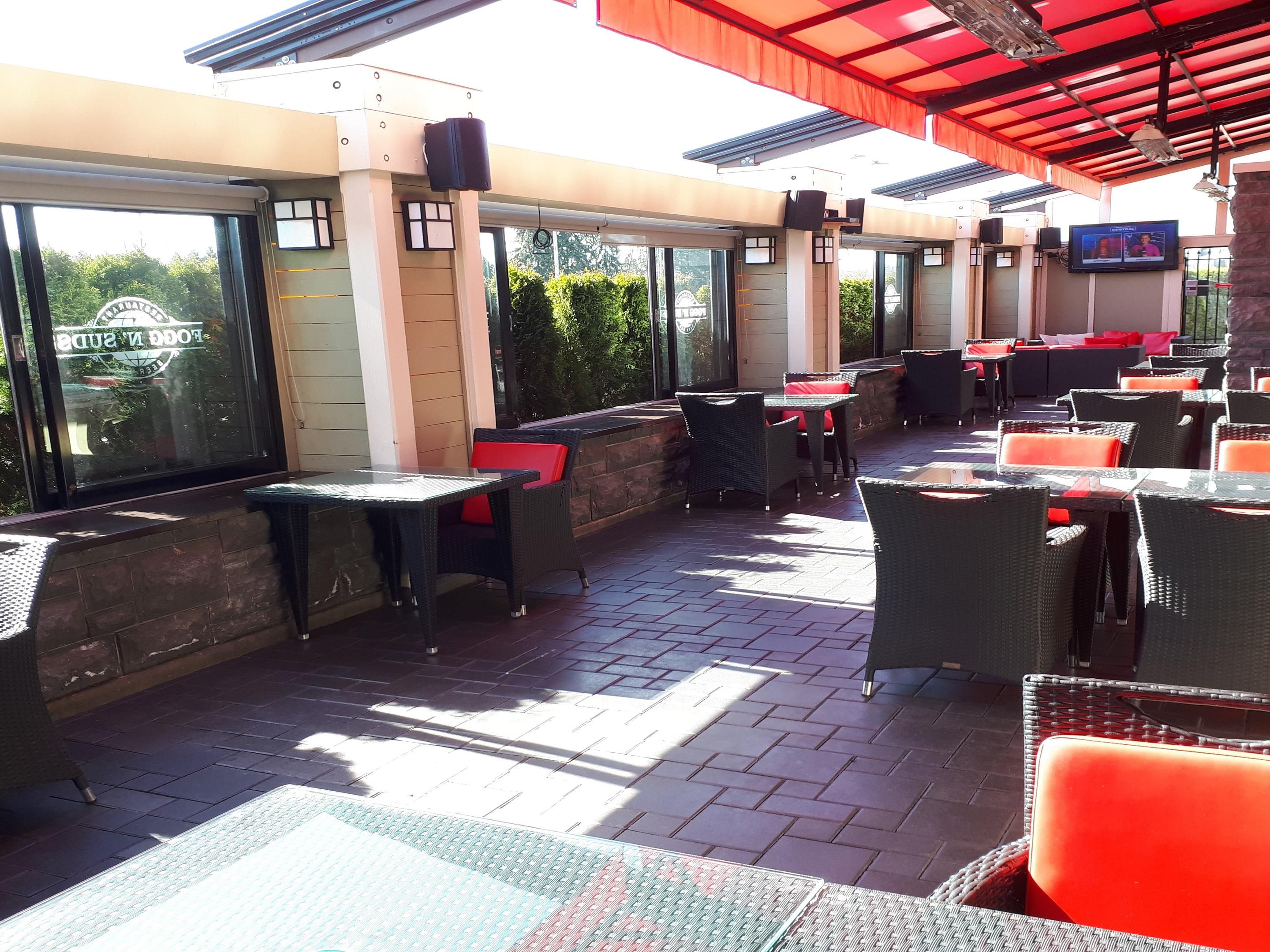 Our extensive food menu features everything from steak to stir-fries accompanied by healthy salads and hearty soups. If beer is your beverage of choice, you'll find Vancouver's largest selection here with over 120 different brews from around the world, and to top it off, we have a selection of craft brews too!