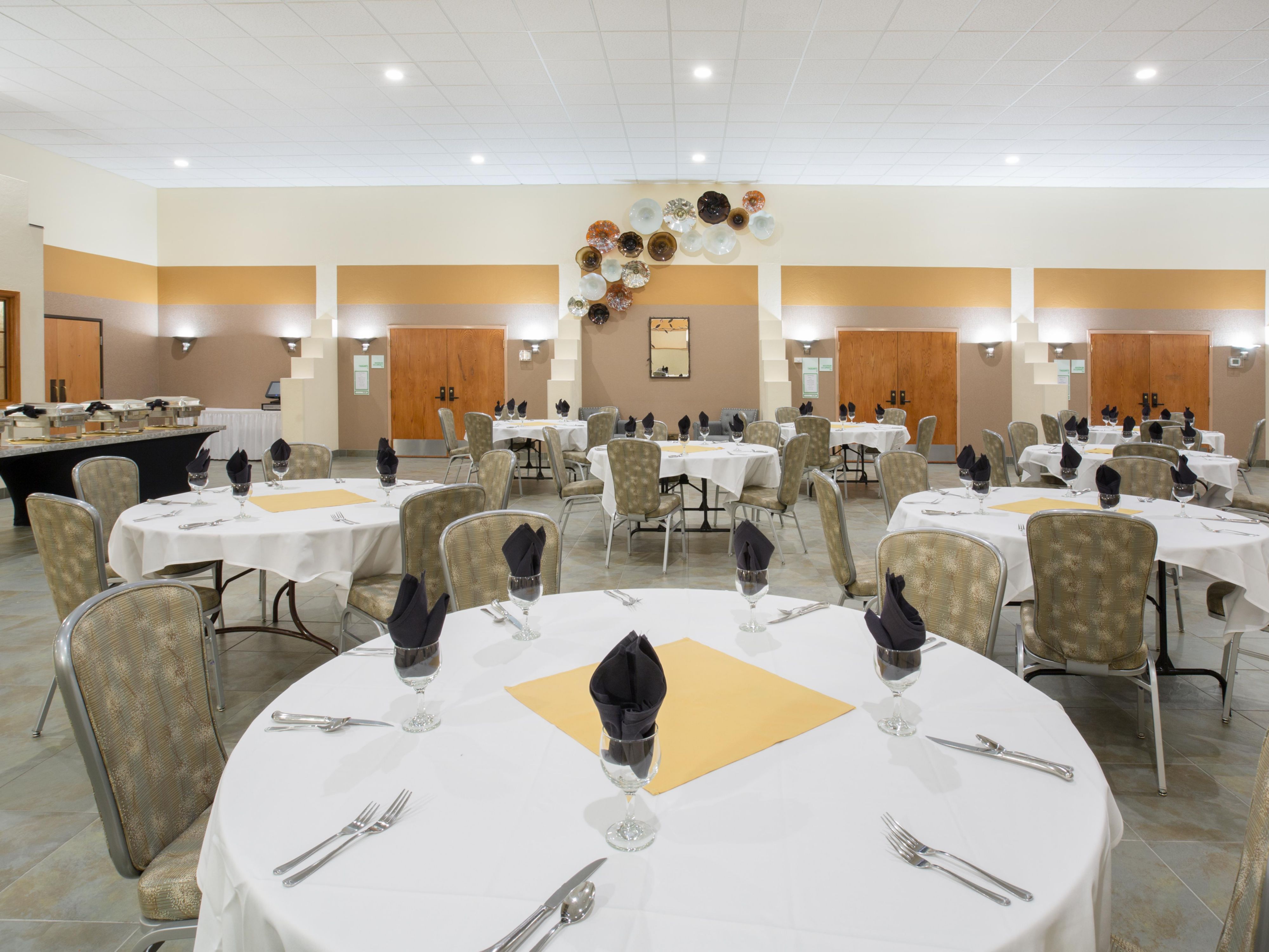 We have 5 different meetings spaces available for small or large events. Corporate meetings, luncheons, birthday party, conference or weddings. A variety of food and beverage offered for your event. Call our Sales Department for more information.