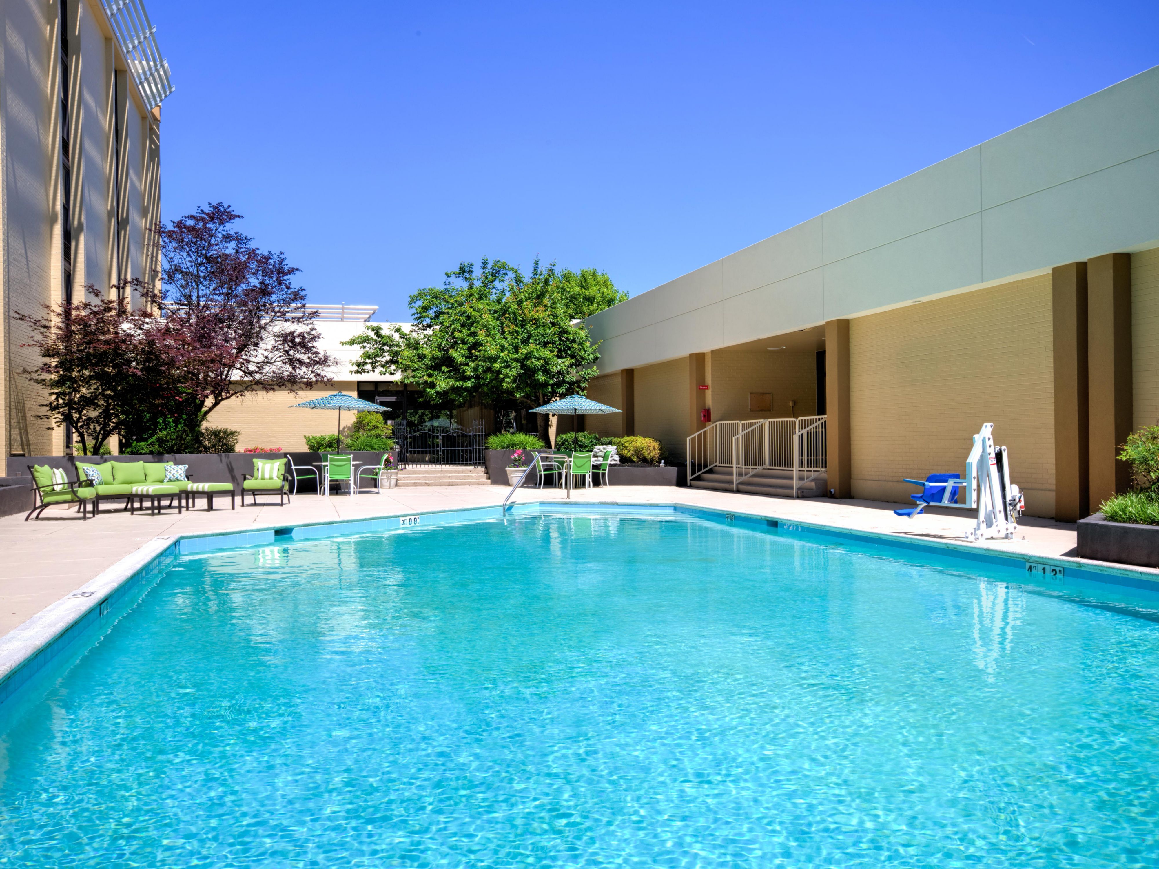 Take a dip in our refreshing outdoor swimming pool, which is open daily, seasonally. Enjoy a good book and settle into a relaxing afternoon at the pool. 