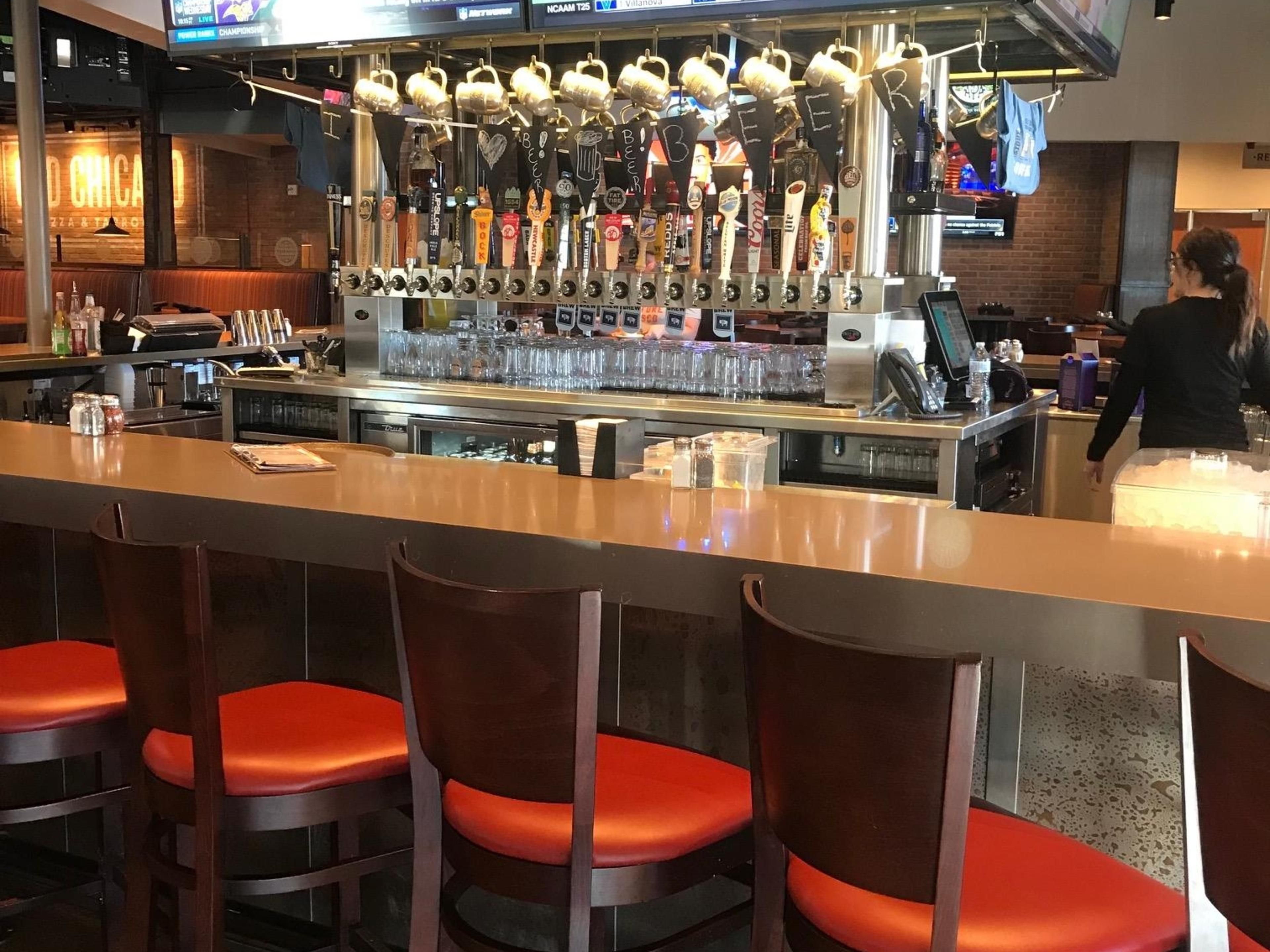 Old Chicago Pizza and Taproom is the perfect place to enjoy a wonderful meal and cold refreshing drink. Old Chicago serves breakfast, lunch, and dinner along with an extensive beer menu. Enjoy Happy Hour from 4pm to 6pm each day. We offer an extended beer menu for you to enjoy.