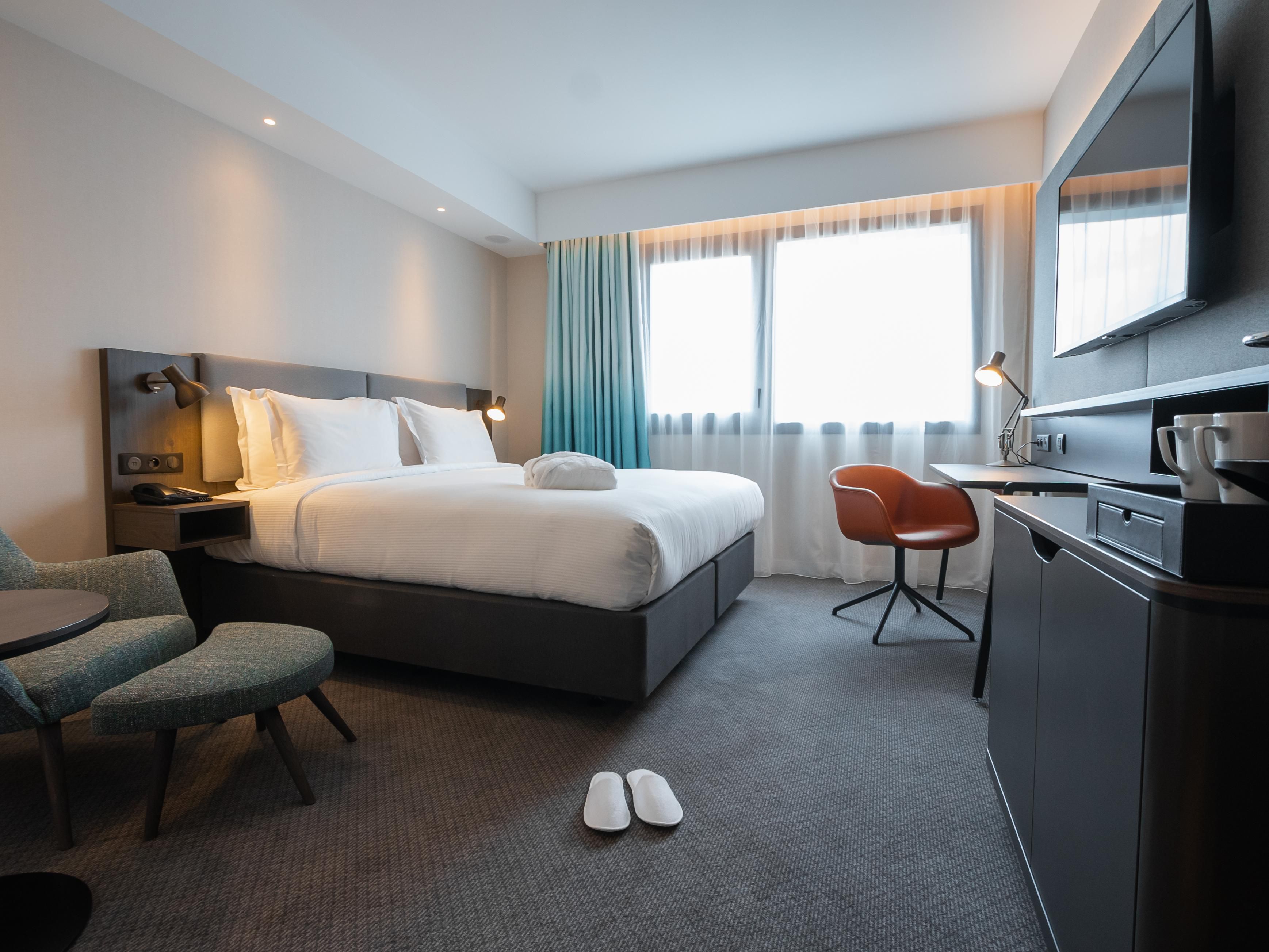 Holiday Inn Hotel Rooms