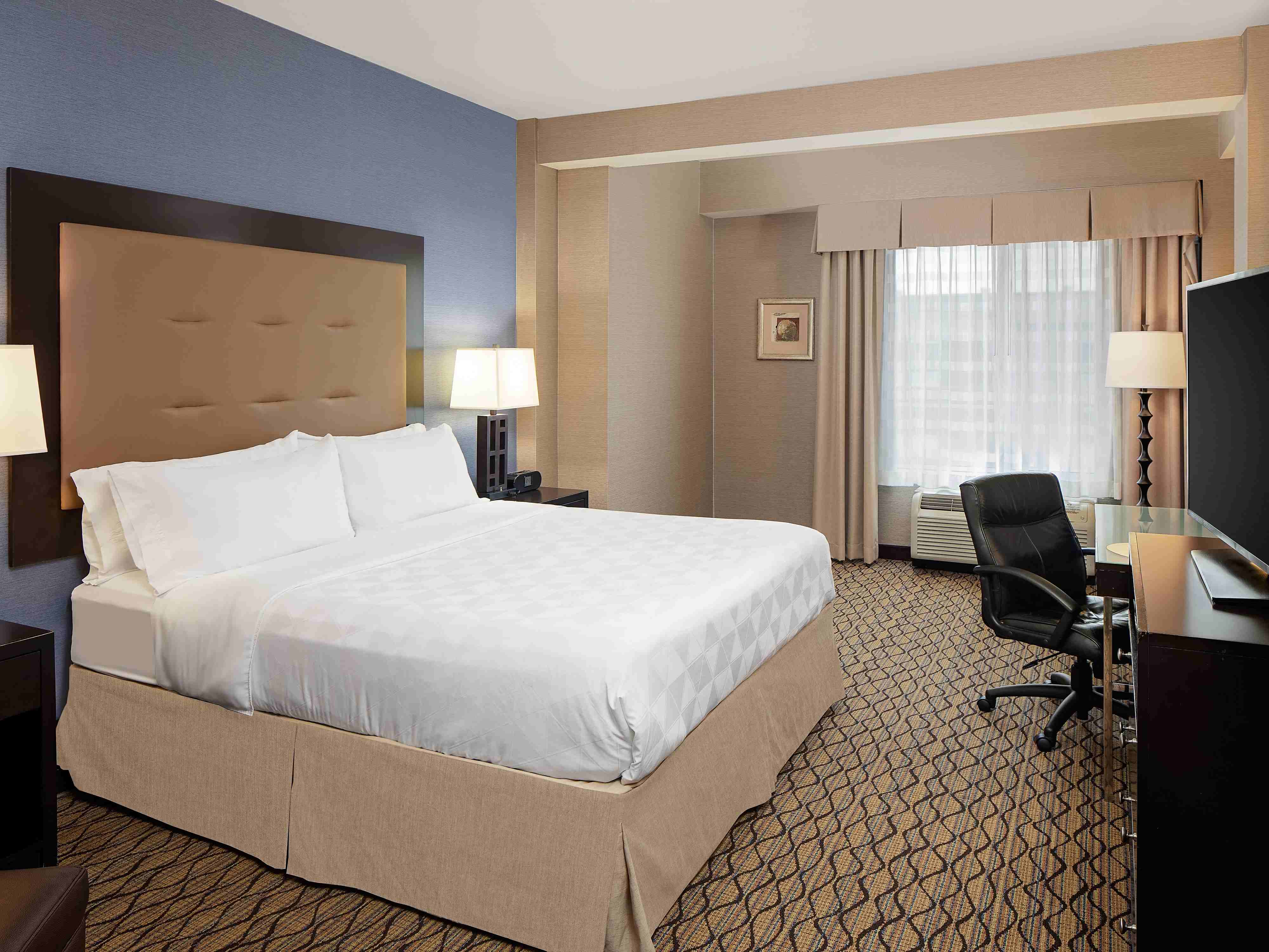 Family Friendly Detroit Airport Hotels in Romulus, MI | Holiday Inn Detroit  Metro Airport
