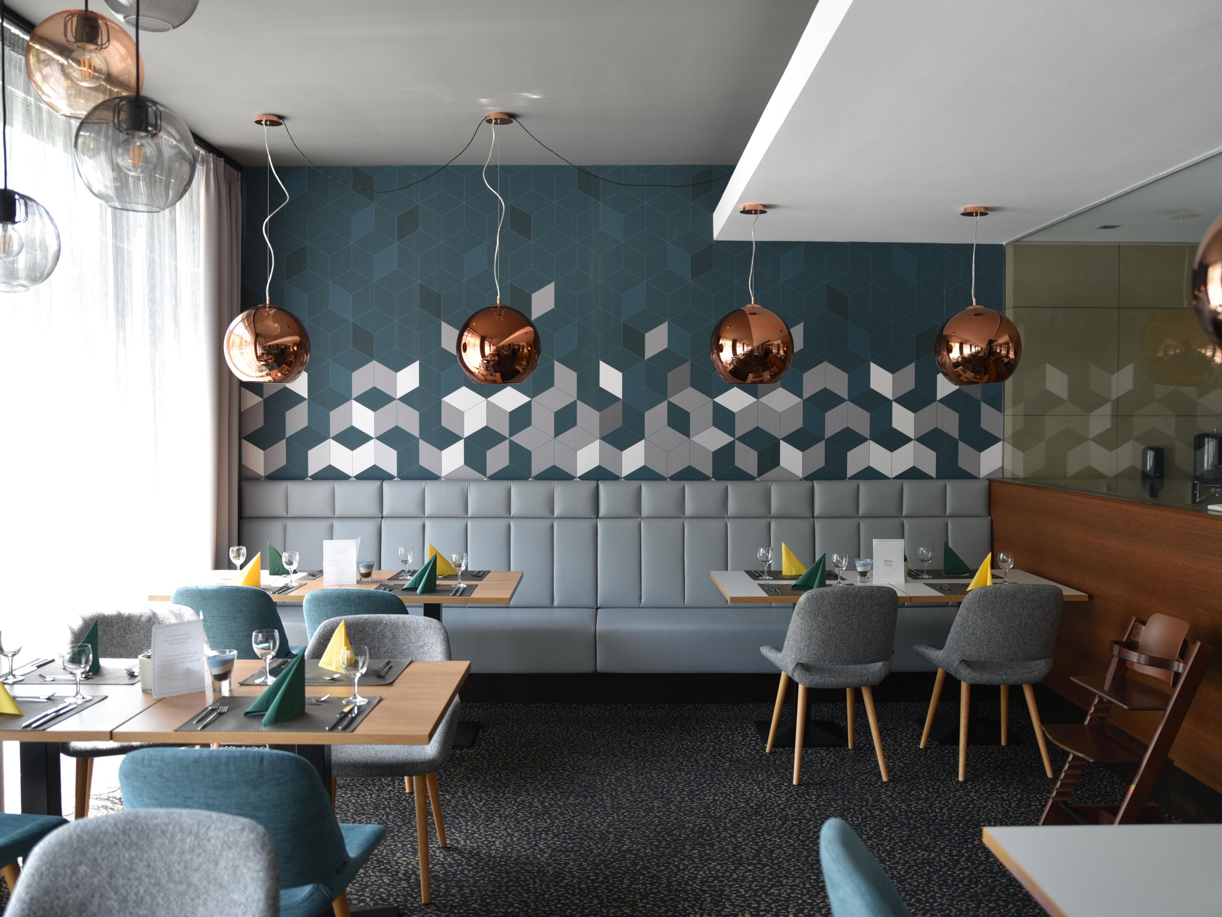 holidayinn hotel dining