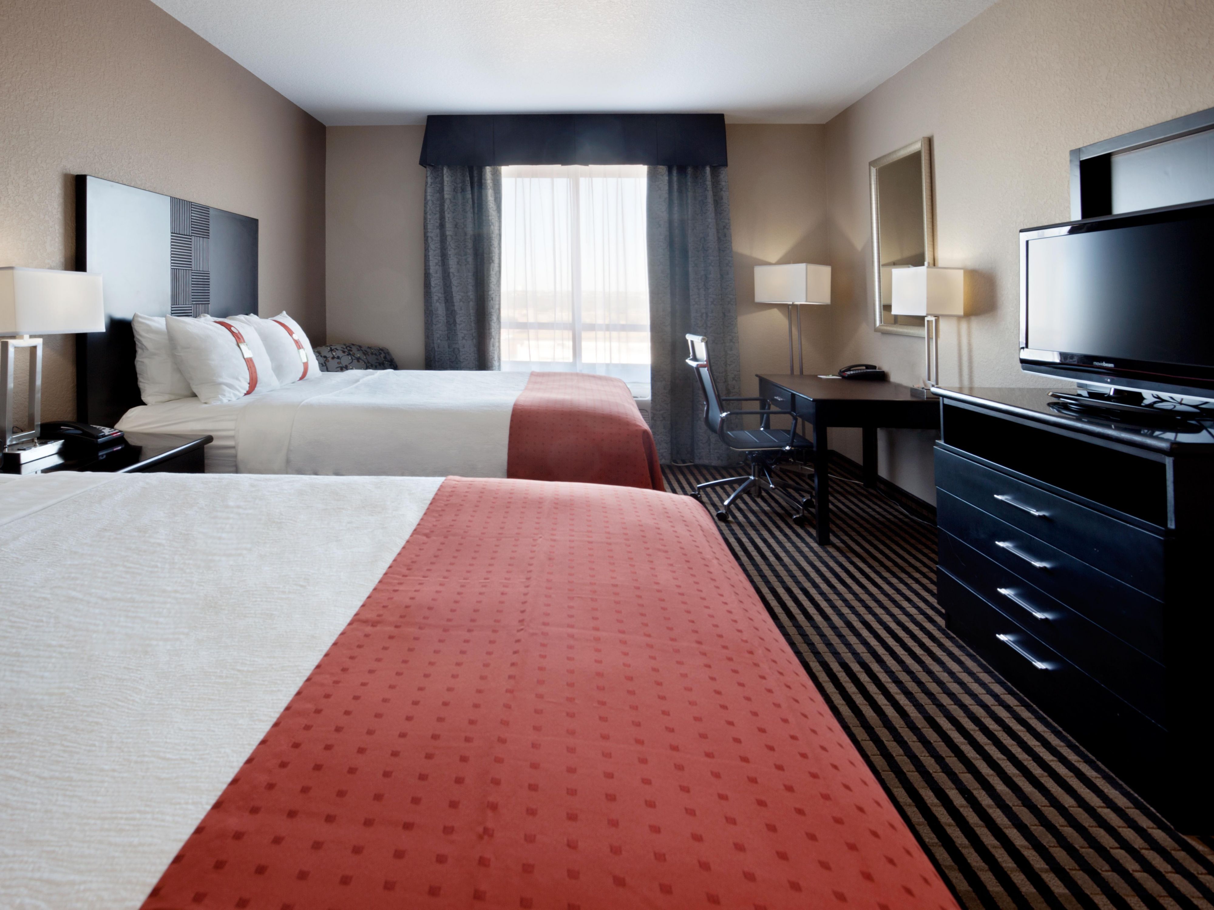 Queen Bed Guest Room