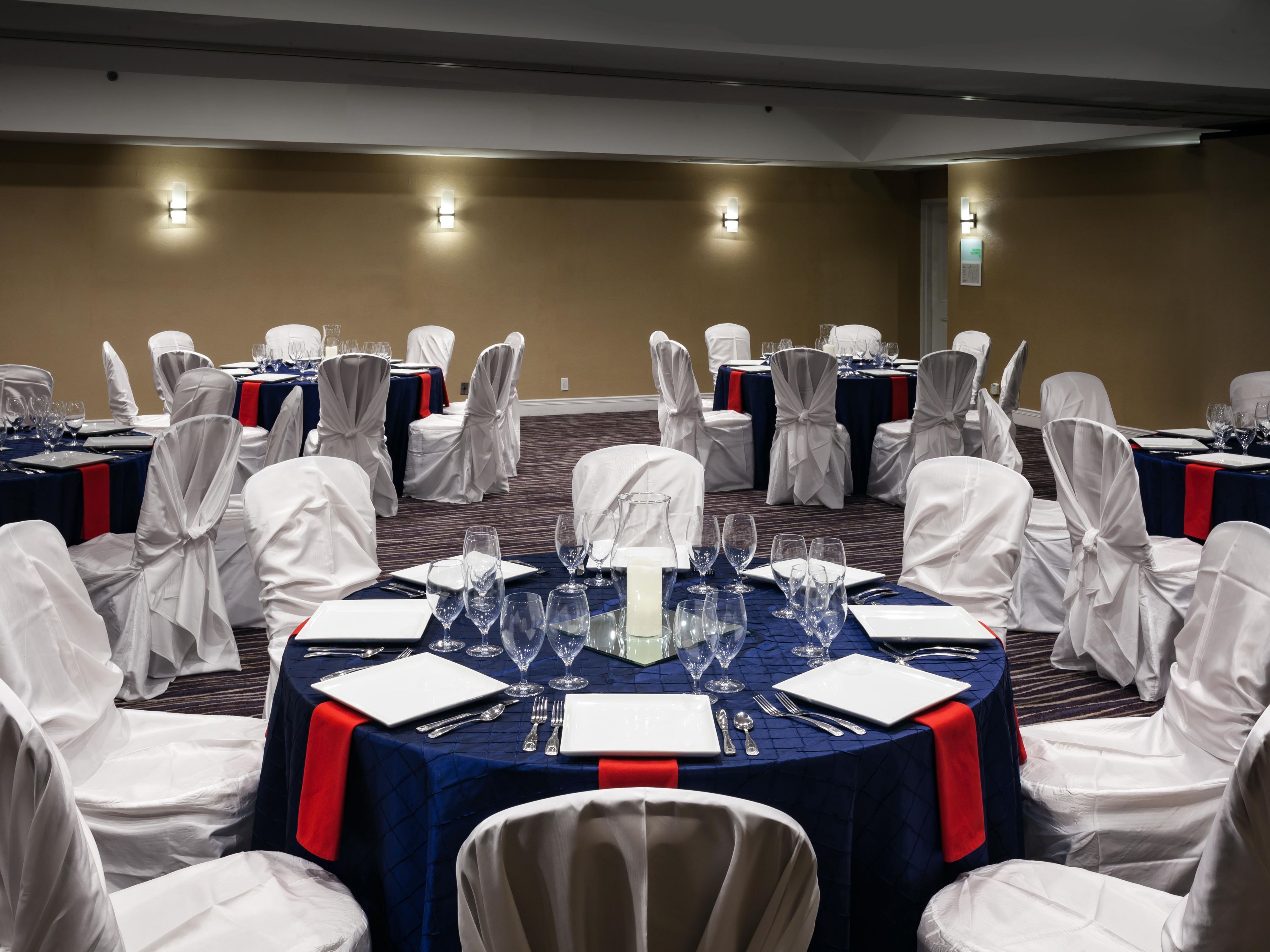 Our 4,000 square feet of function space offers the perfect setting for your social event or company meeting. The spaces allow for customization while our catering and banquet staff welcomes the opportunity to serve you.