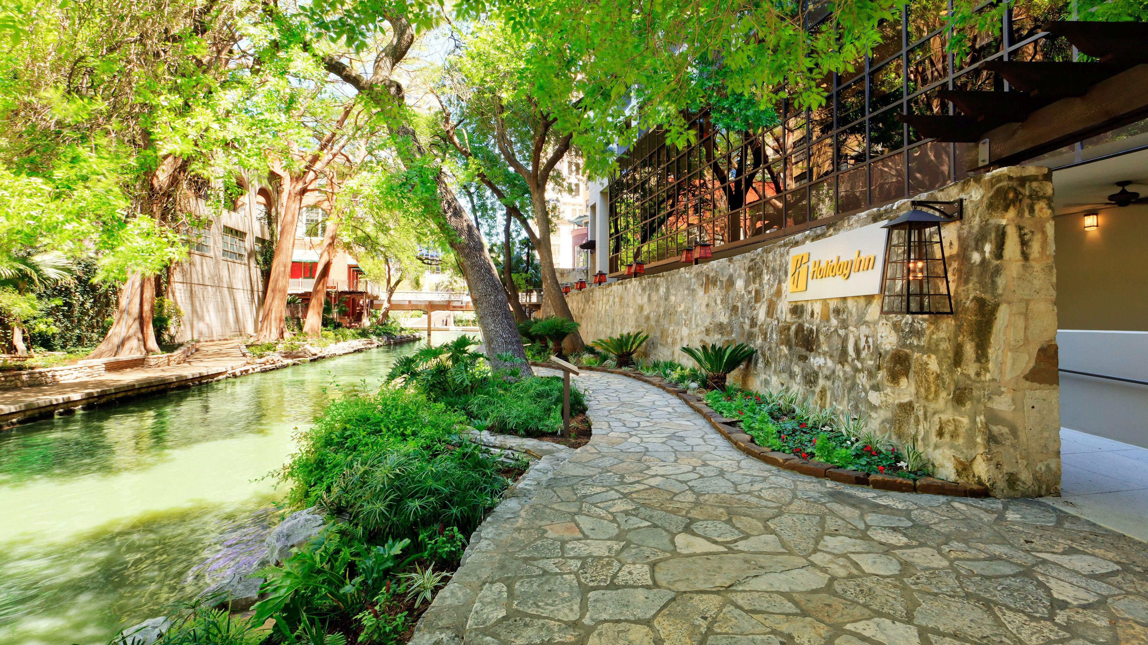 Enjoy our direct entrance to the San Antonio River Walk at Holiday Inn San Antonio - Riverwalk