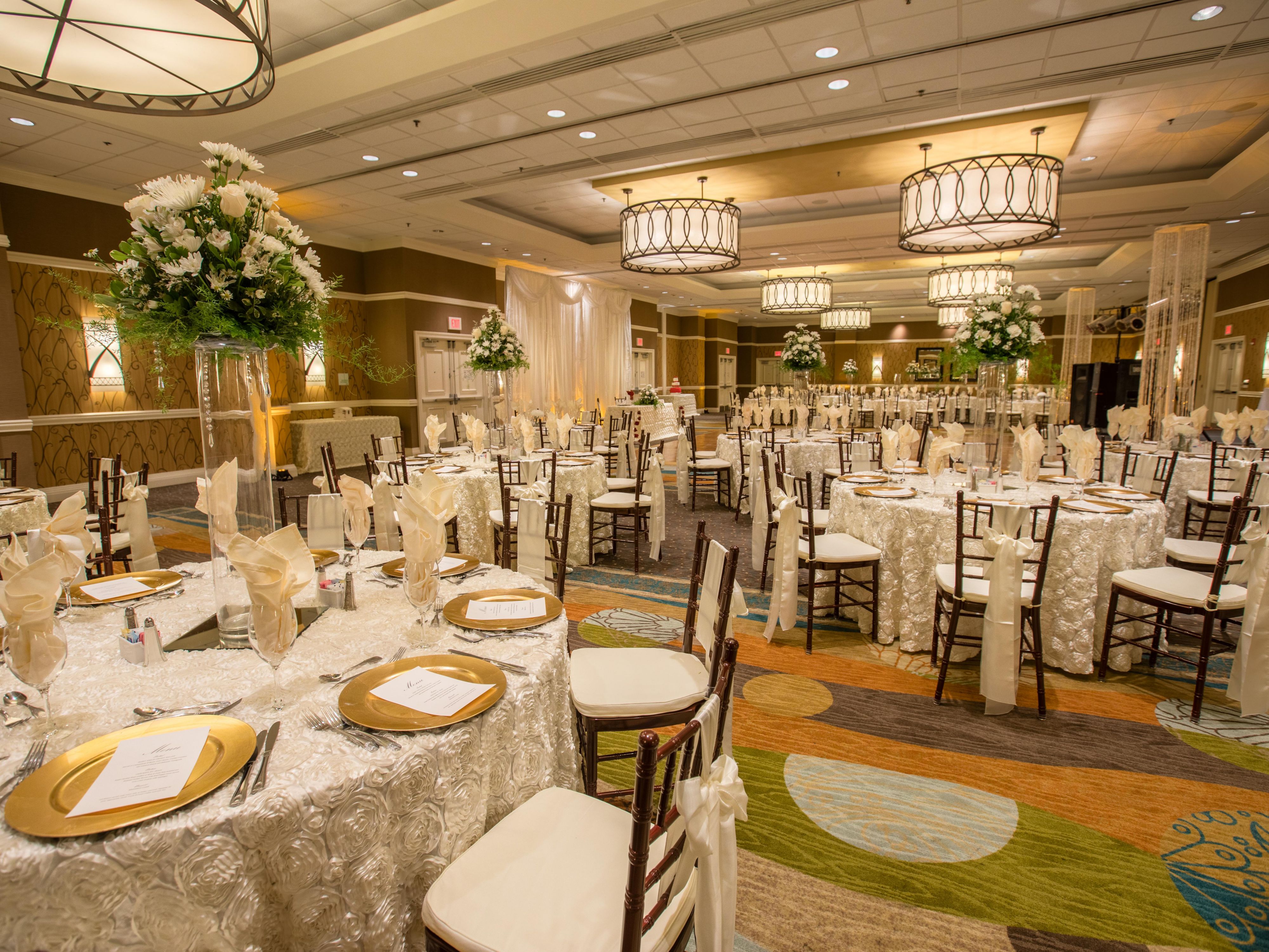 Book your next San Antonio wedding at Holiday Inn San Antonio Riverwalk
