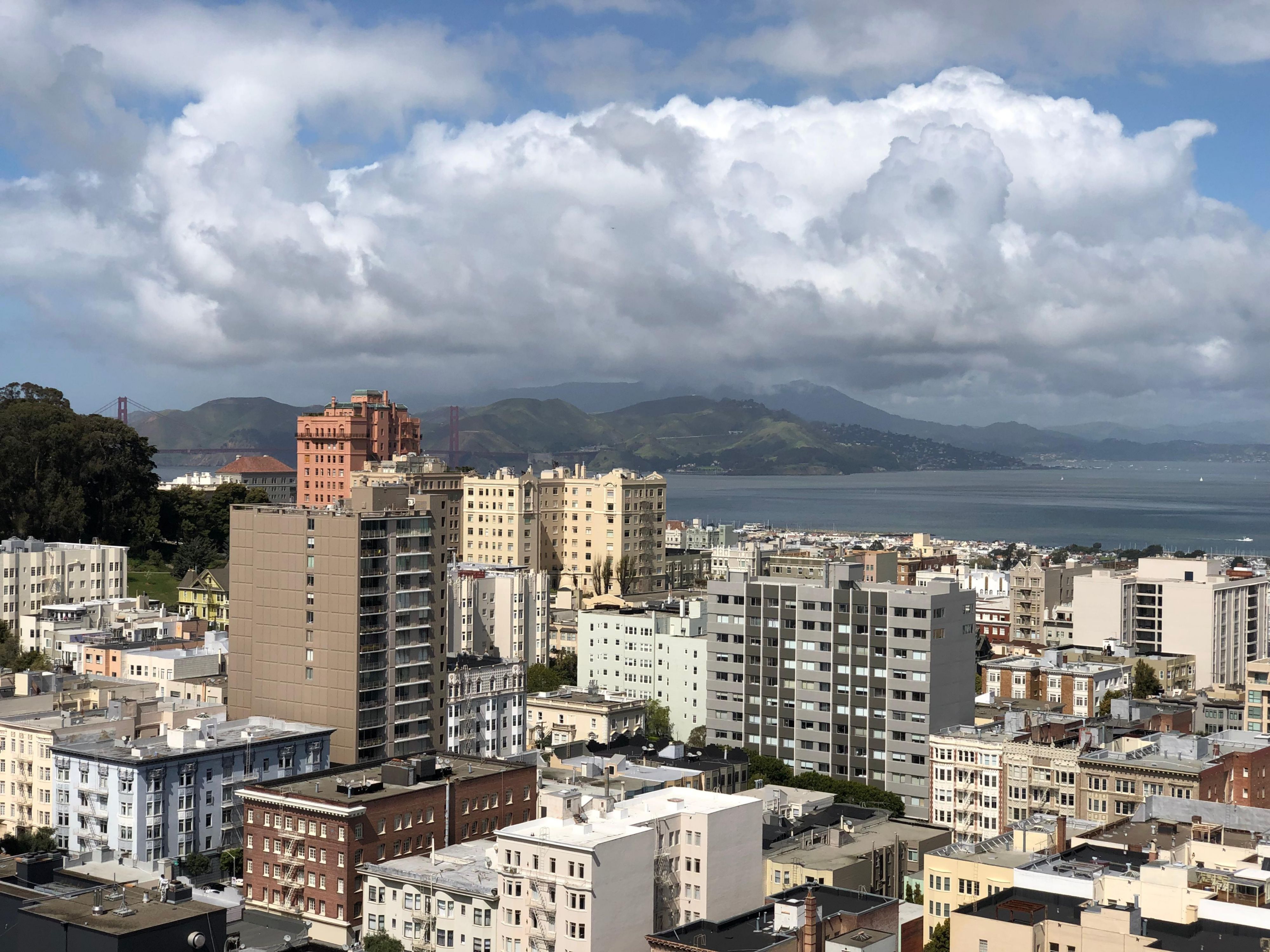 Contrary to many downtown San Francisco hotels, we are proud to not charge any kind of "resort/destination fee" at the Holiday Inn Golden Gateway. Enjoy our spectacular views, premier location, state-of-the-art fitness center and more for no extra charge.
