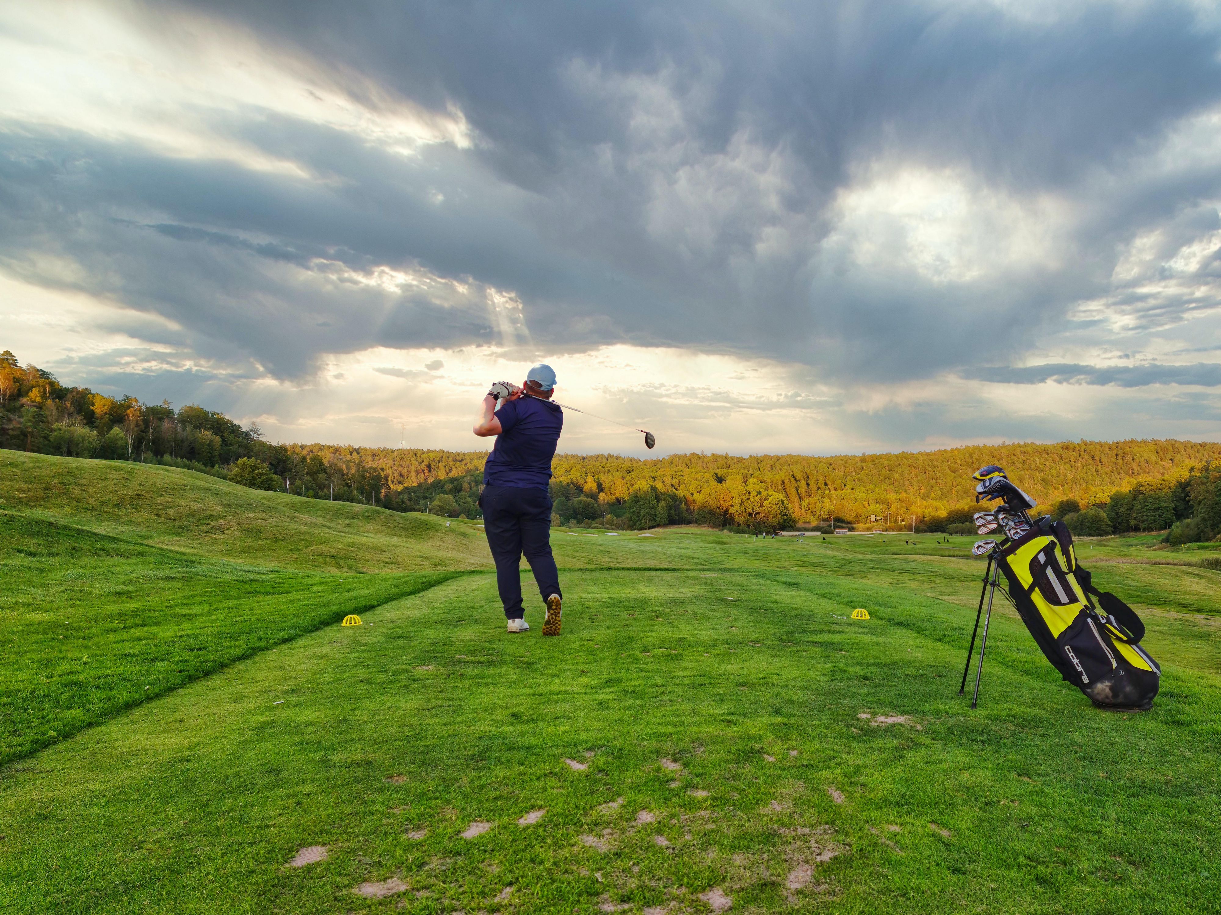 Coming for a tournament or love golfing? We're conveniently near Santee's top golf courses, ideal for saving on lodging & relaxing on the green!