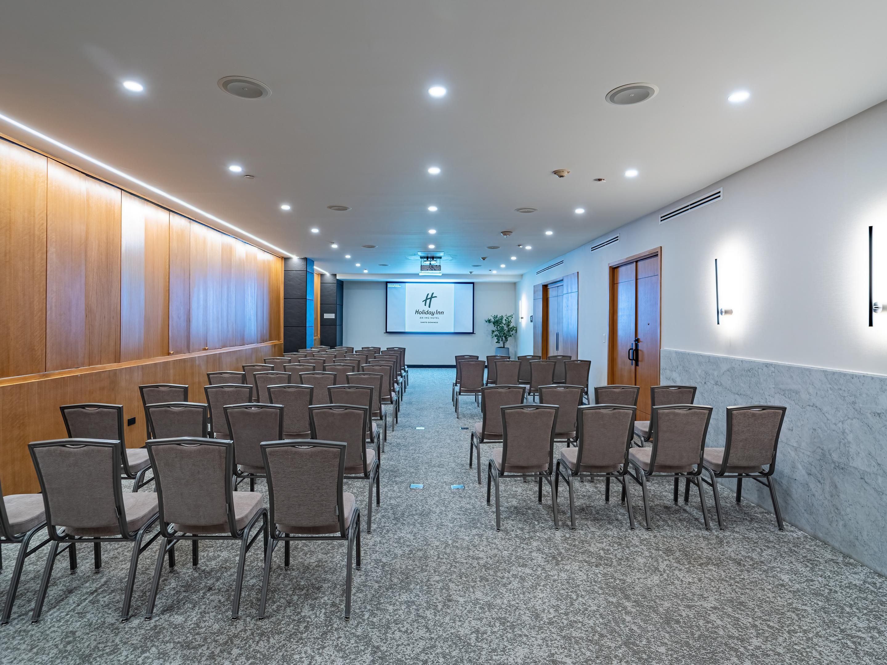 Plan your 2025 event and secure the same price for 2026. Book your events for 2026 and we´ll guarantee the rate we have for 2025. Plan ahead, pay without surprises, and celebrate in style. Don’t miss this opportunity to secure your event at the best price!