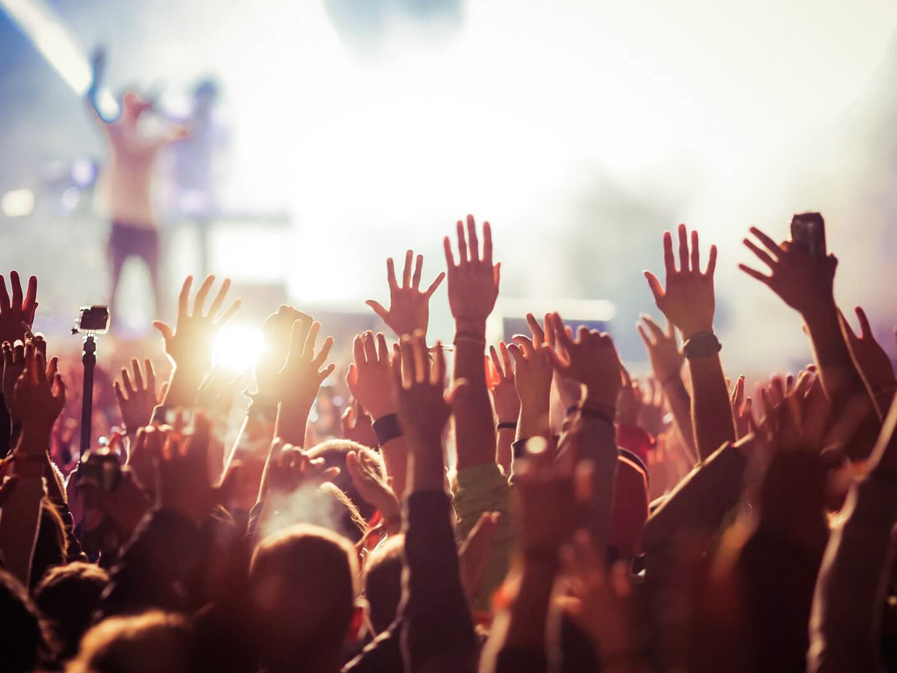 Attending a concert in Santo Domingo? Holiday Inn is your ideal accommodation choice! Enjoy a comfortable stay just minutes away from the city's top venues. Relax and recharge after an exciting night of music. Book your stay with us for a memorable concert experience!