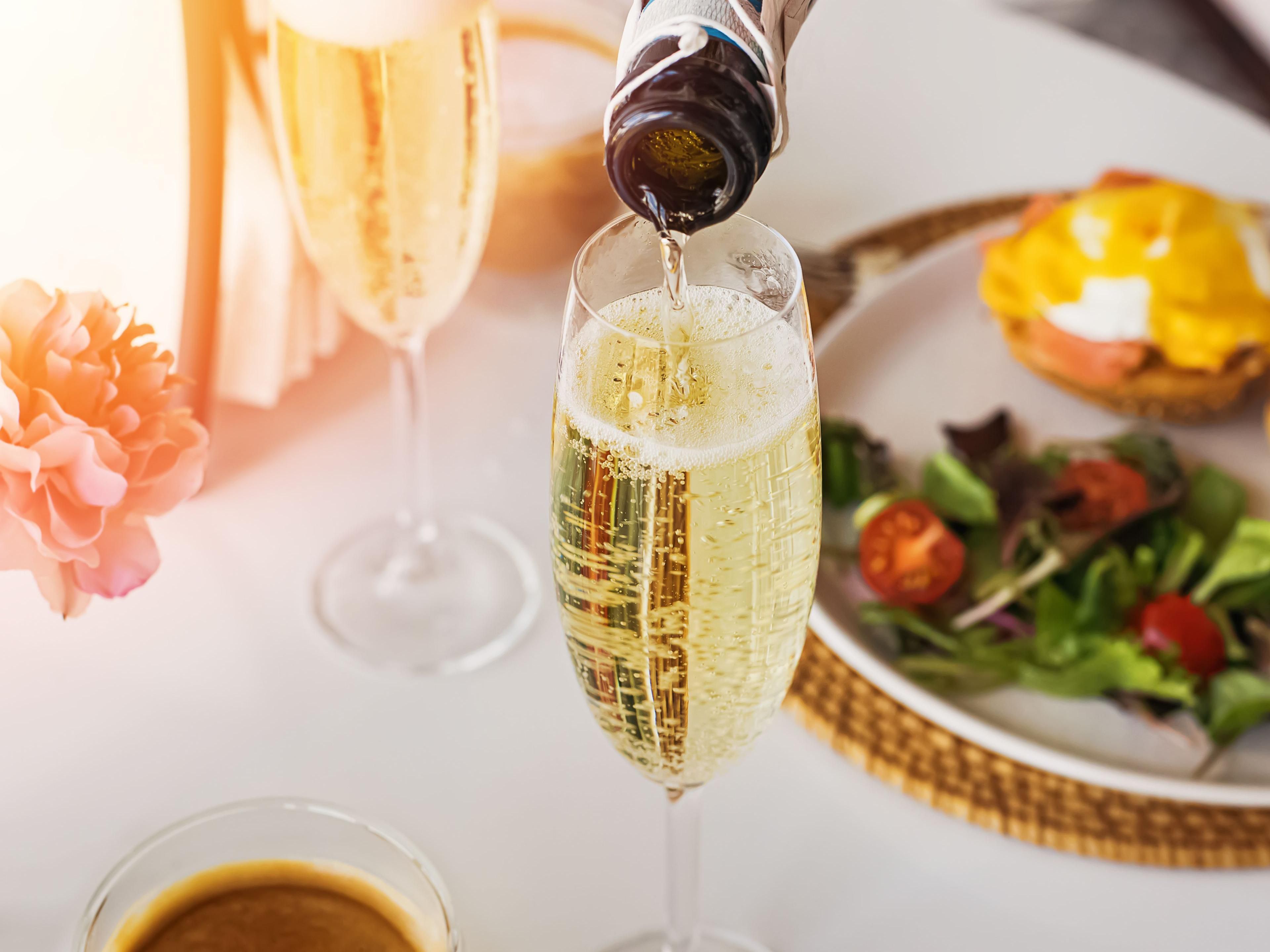 Join us Saturday June 8th for our Belmont Champagne Brunch from 9am until 1pm. Enjoy all your brunch favorites including both a carving and eggs Benedict station, bottomless champagne and mimosas as well as live entertainment! 