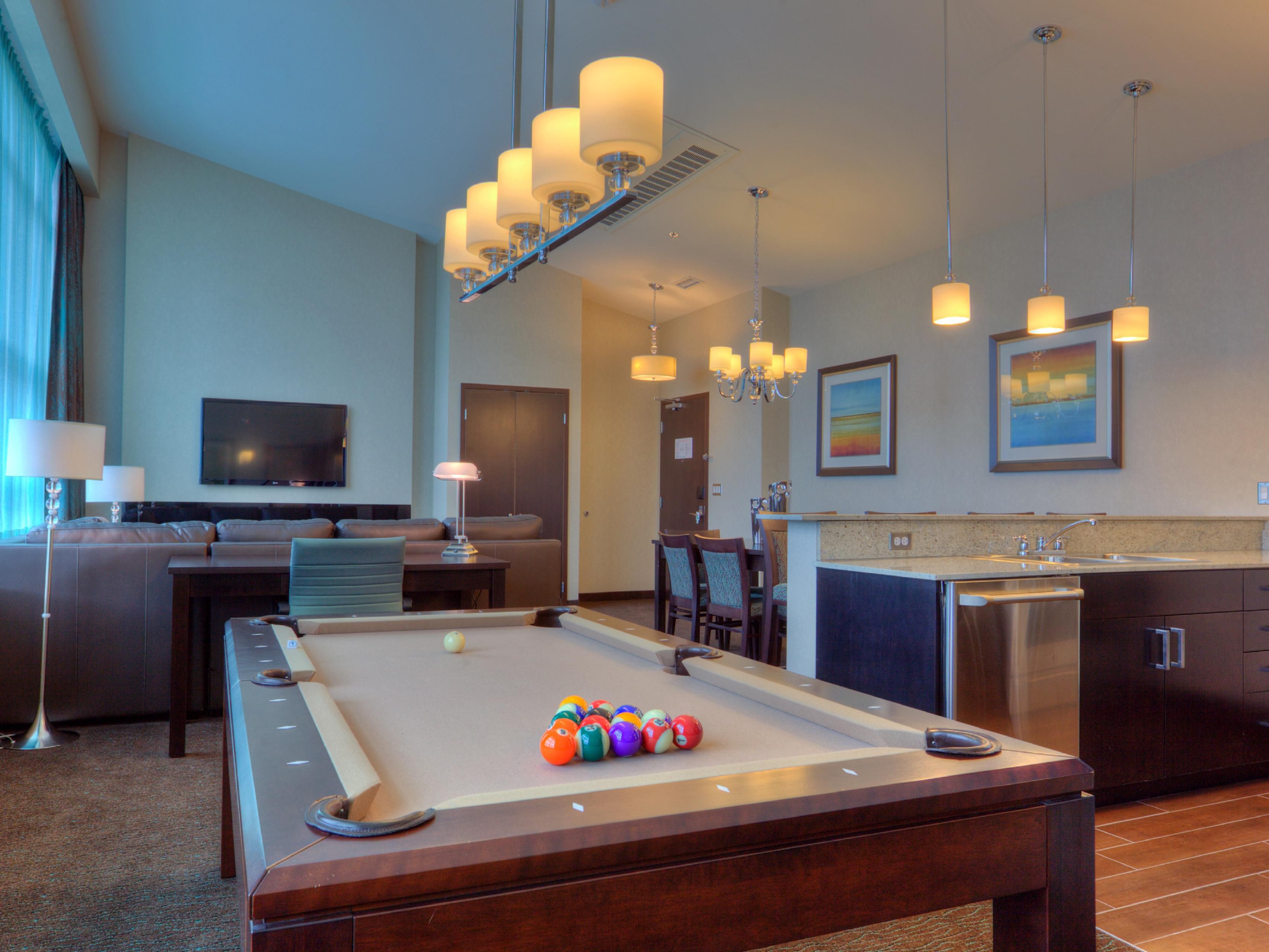 Whether an intimate wedding, a milestone birthday party, or an event for your staff to unwind, our Penthouses offer a versatile space. With beautiful Downtown views and exclusive top floor location. Our team can create a unique experience for your event. Contact us on (306) 986-5000 or events@prhotels.ca, for more information.