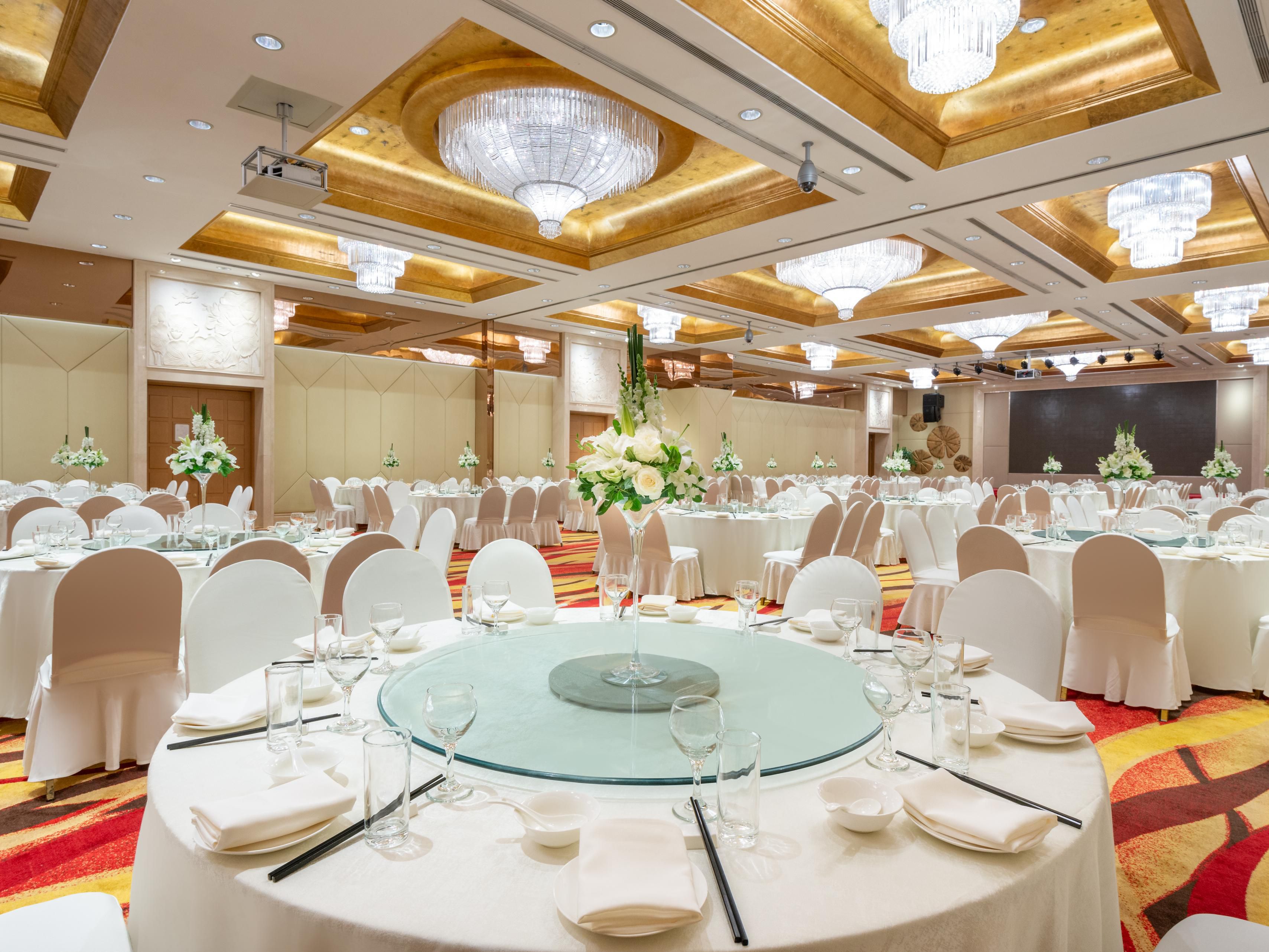560 square meters pillar-less Grand Ballroom with Large LED Screen.