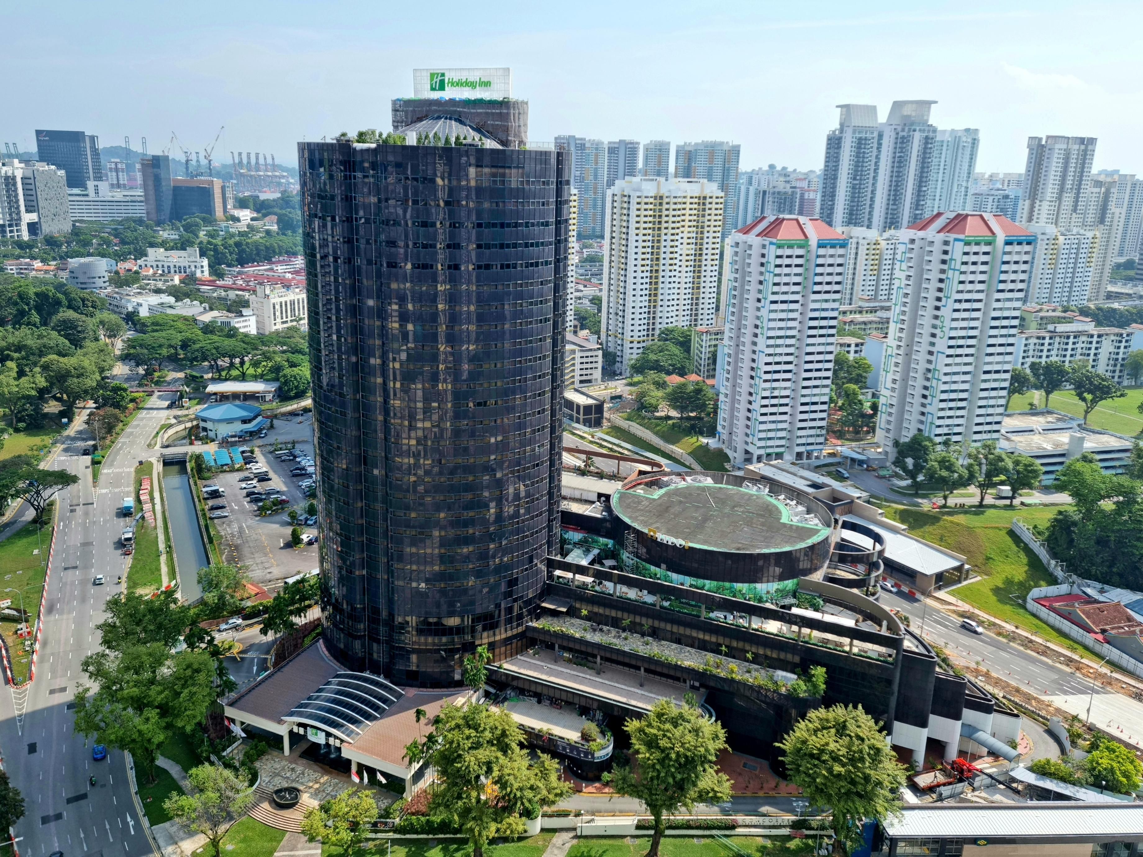 Immerse yourself in the vibrant heart of the city at our Singapore hotel, covered and seamlessly connected to Havelock MRT Station Exit 5. Experience convenient and efficient transportation to renowned attractions, allowing you to explore the rich tapestry of Singapore's history with ease.