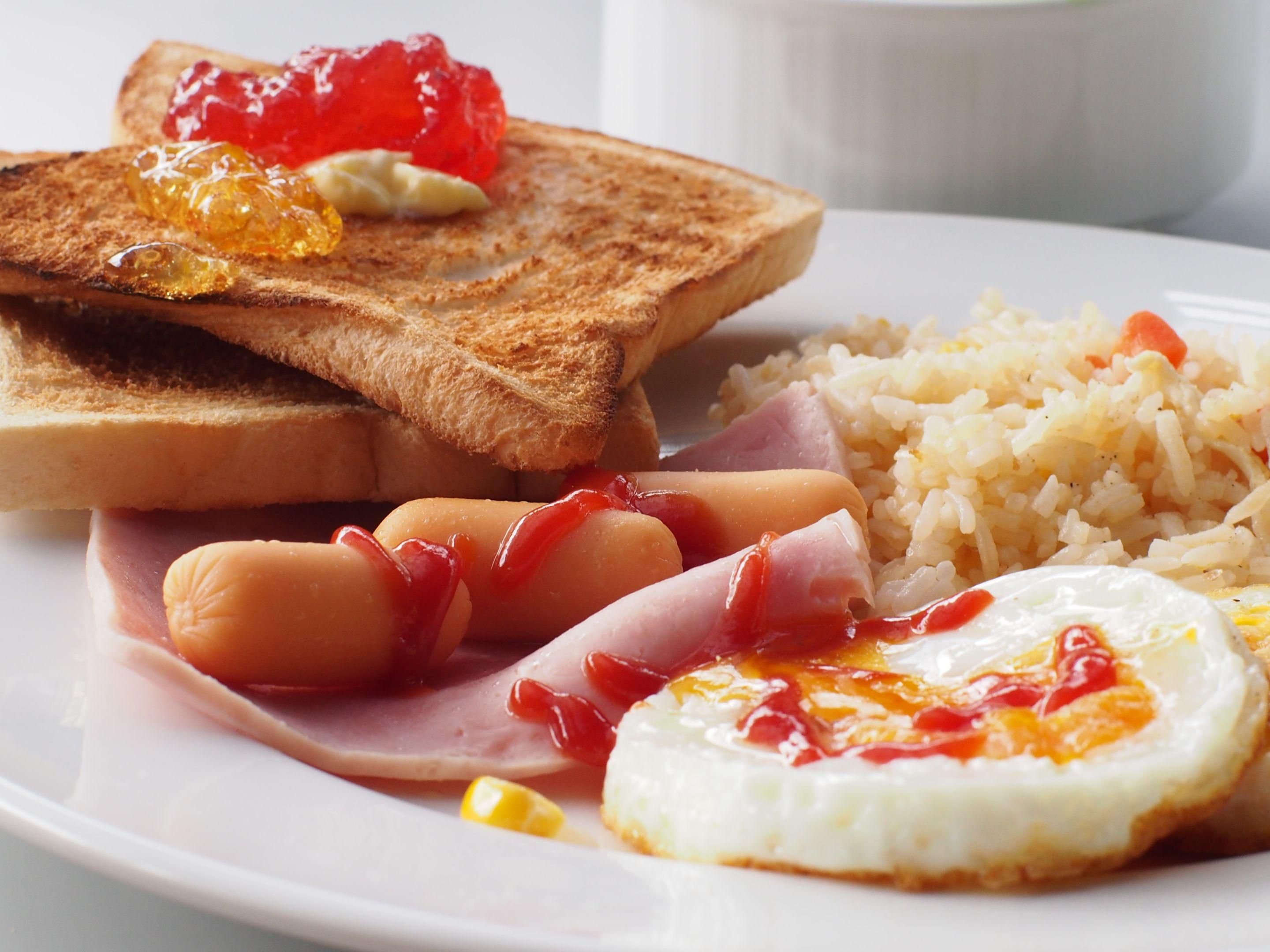 Wake up to a spread of freshly prepared favourites to fuel your day when you stay a minimum of 2 nights over Friday, Saturday, or Sunday with our $1 Weekend Breakfast Special. Available for stays from now until 31 March 2025. Book at least 3 days in advance. Terms and conditions apply.