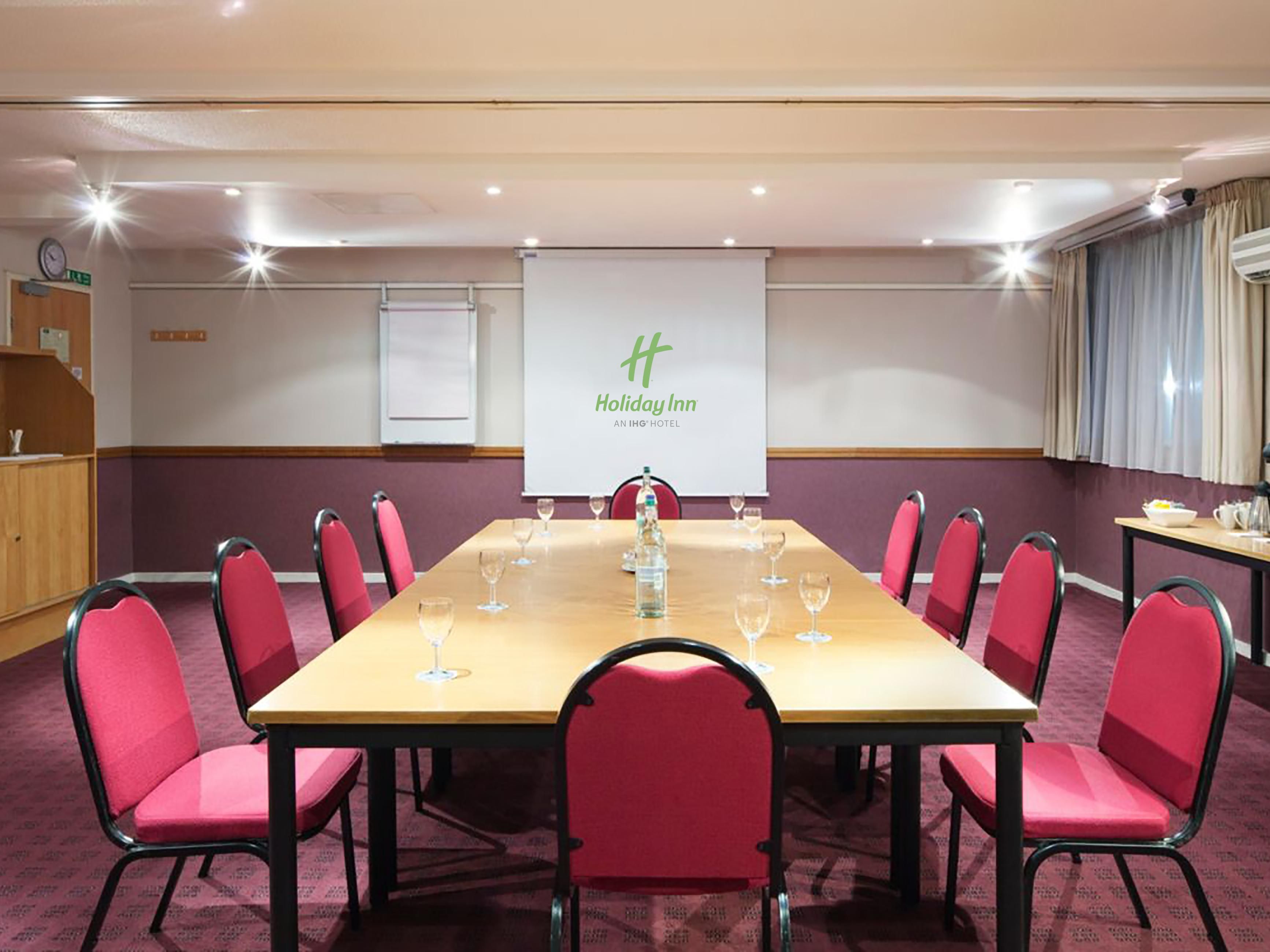 The perfect balance of value and premium service, in 2026 make the most of our DDR Lite rate only £26 per person. Including everything you need for a productive day: room hire, modern facilities, a tasty lunch, and tea and coffee.

Quote DDRLITE when booking.