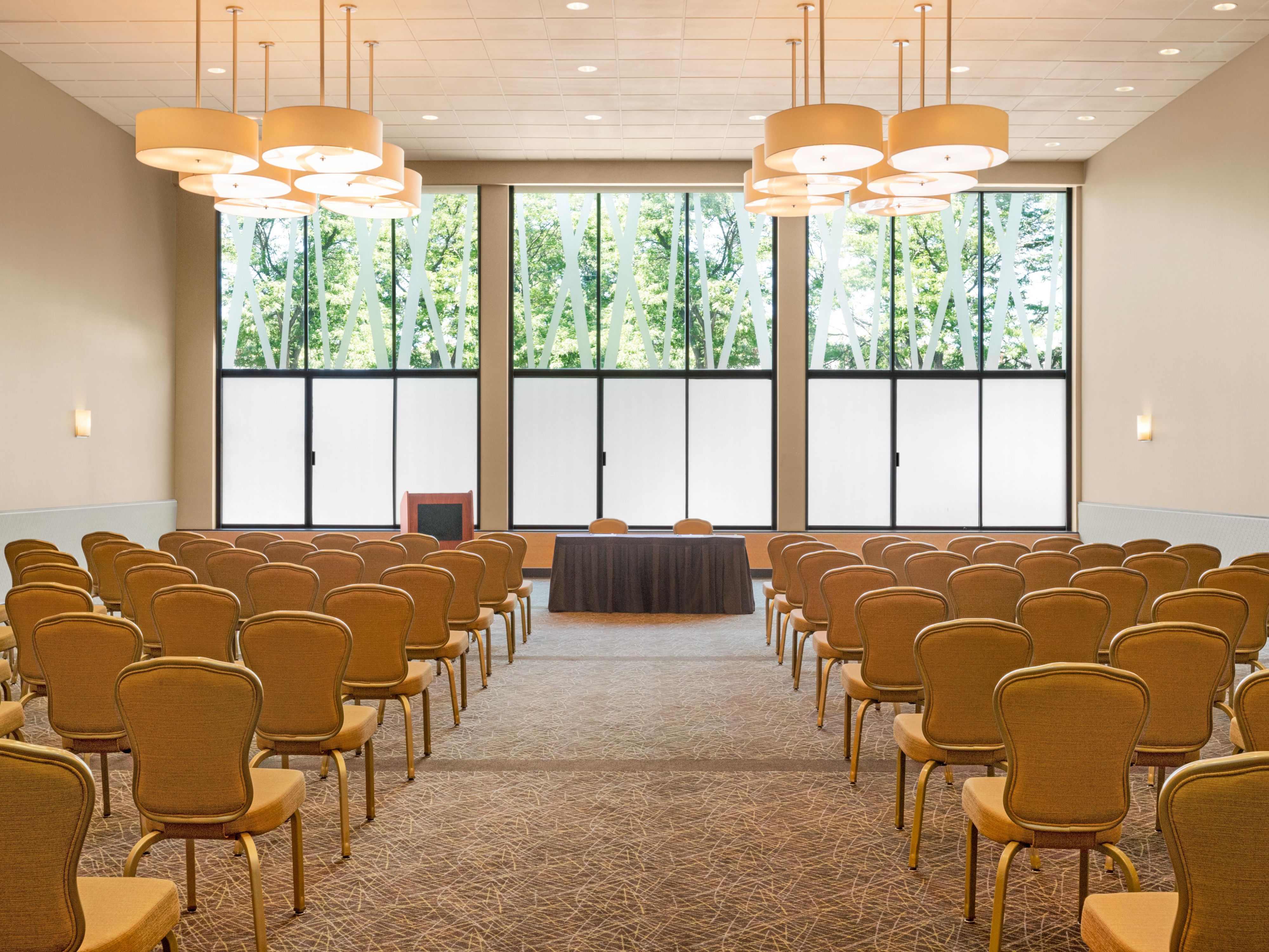 Host your next meeting your way at our Holiday Inn Boston - Cambridge Area! Book by September 30, 2025, for events between July and December 2025, and enjoy exclusive perks like complimentary rooms, bonus IHG One Rewards points, and suite upgrades. With flexible meeting spaces, free parking, and free coffee service, we have everything you need.