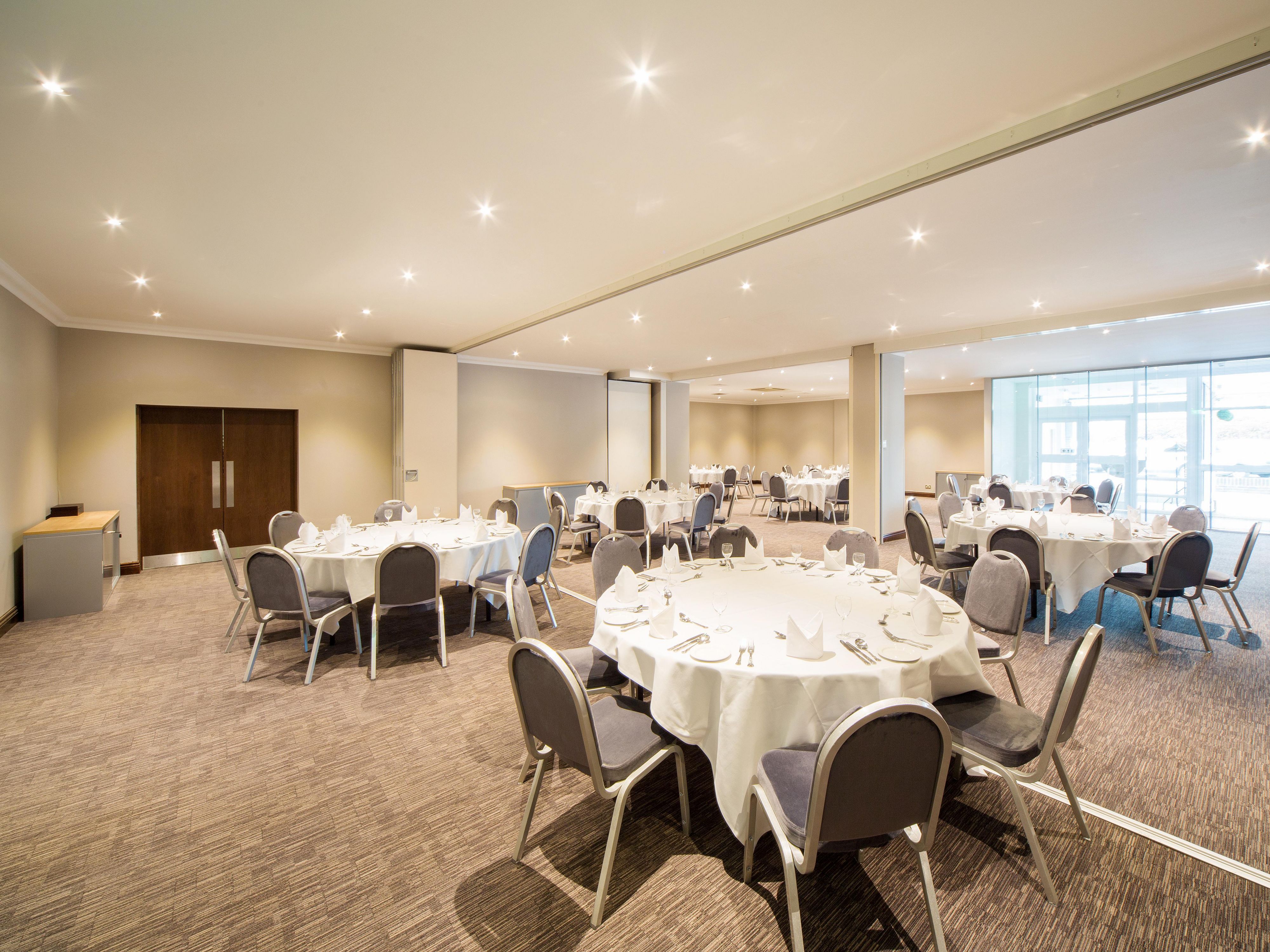 Here at the Holiday Inn Southampton, we offer a number of private dining solutions. Whether you're looking to organize an intimate dinner for a small group, or a large celebratory dinner for up to 60 guests, we have the perfect space for your event.