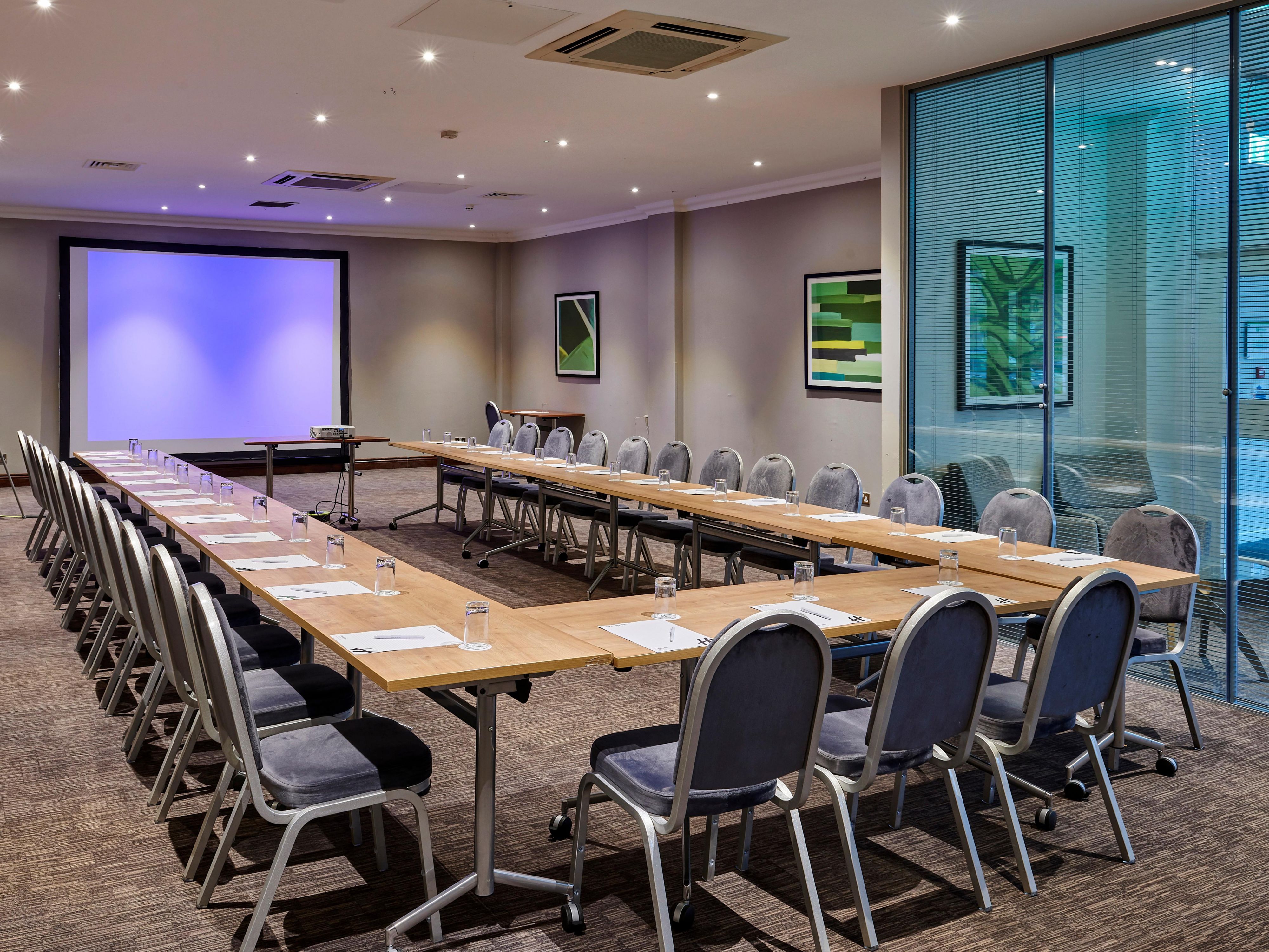 The hotel’s dedicated events centre provides space for up to 200 people, with 6 flexible, air-conditioned conference suites equipped with AV equipment and free Wi-Fi.