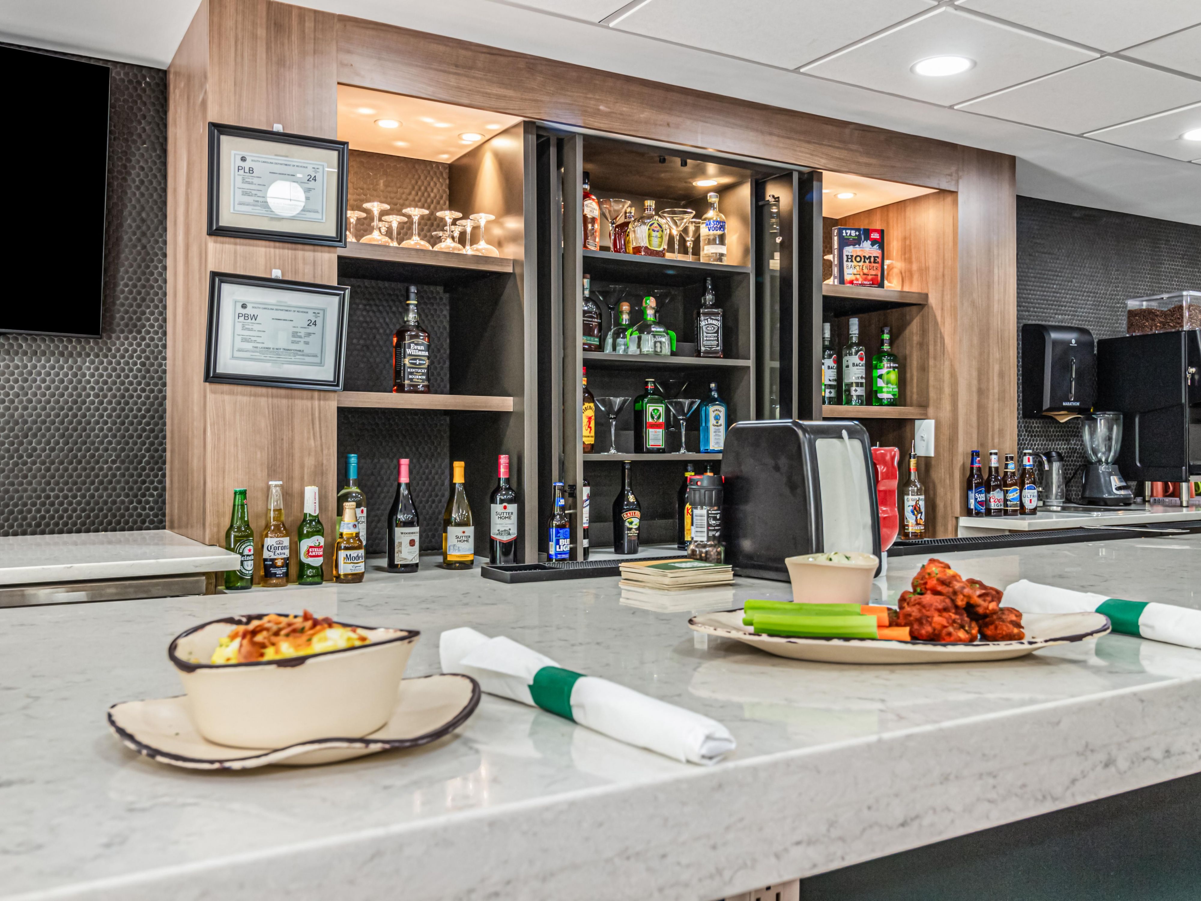 At our restaurant, Holiday Kitchen, families can enjoy a relaxed, welcoming atmosphere where kids eat free. Up to two children 11 and under dine at no cost with each paying adult, making it easy to enjoy a delicious meal together. With a variety of kid-friendly options, it’s the perfect spot for family dining during your stay.