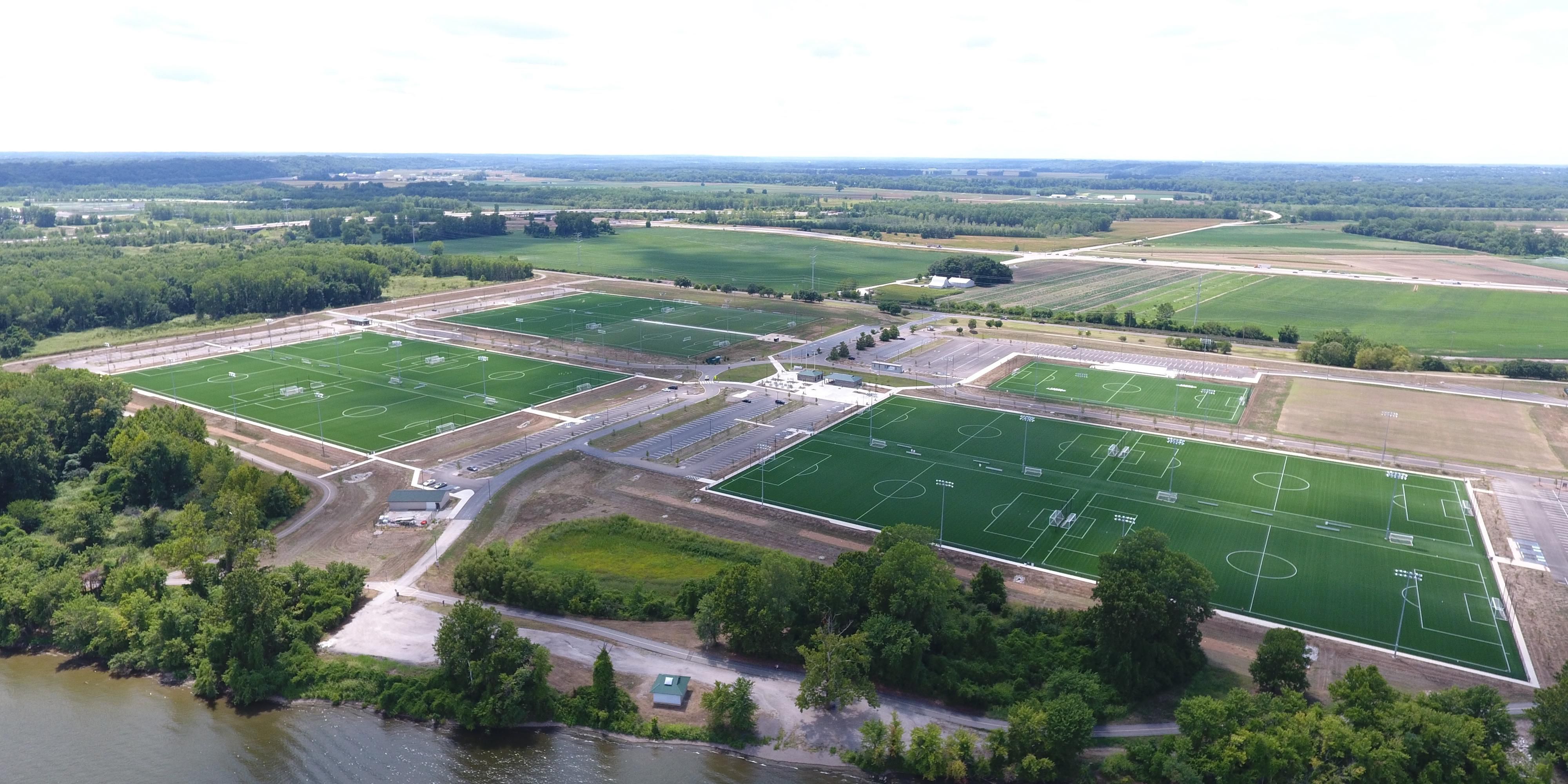 Hotels In Earth City Mo Near Airport Holiday Inn St Louis Arpt West Earth City