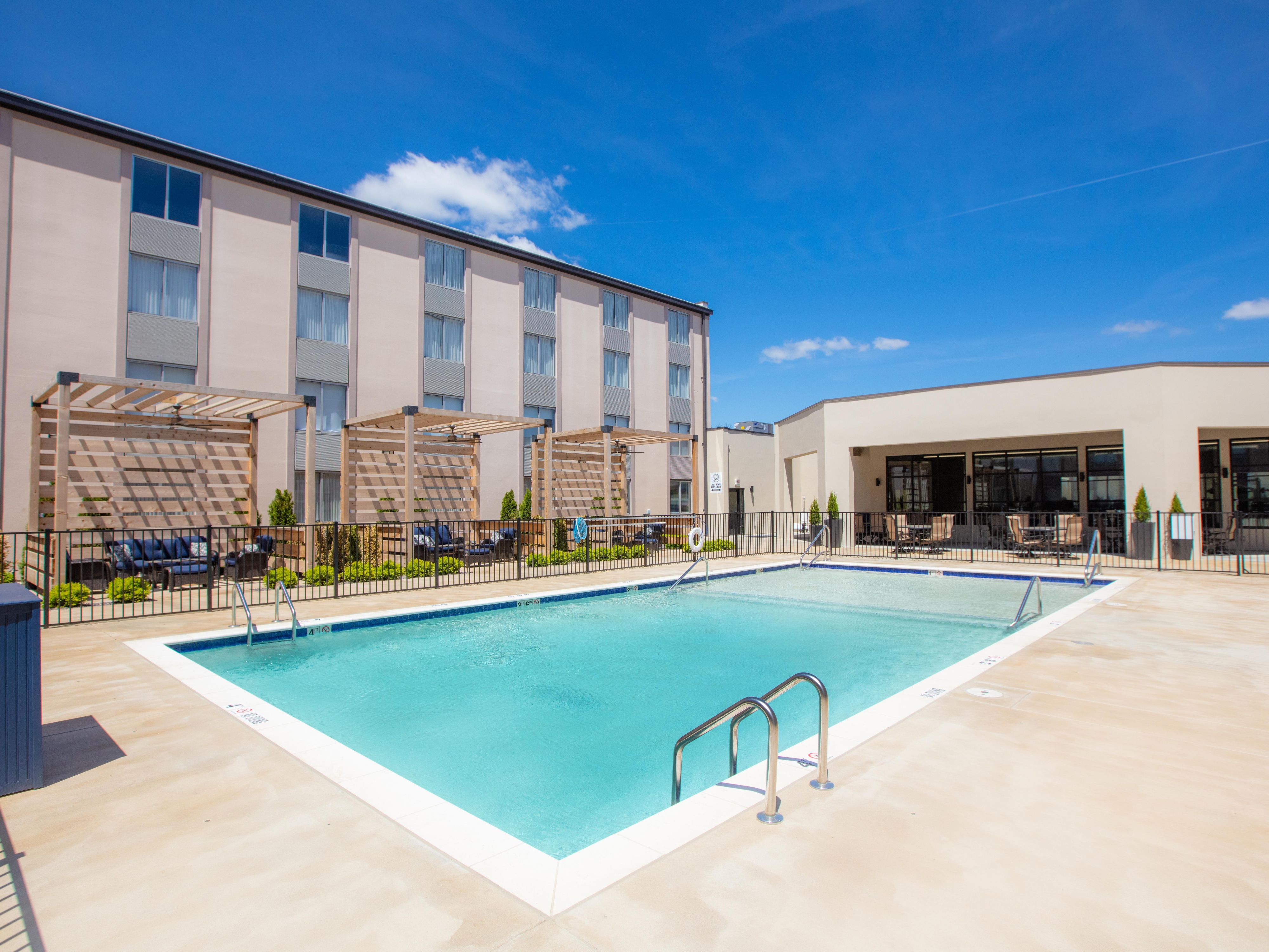 Make a splash this season—our outdoor pool is now open! Whether you’re looking to lounge in a cozy poolside chair, splash around with the kids, or simply unwind after a day of city adventures or meetings, it’s the perfect summer escape. Dip a toe, swim a few laps, or relax with a good book under the shade of a cabana. The choice is yours.