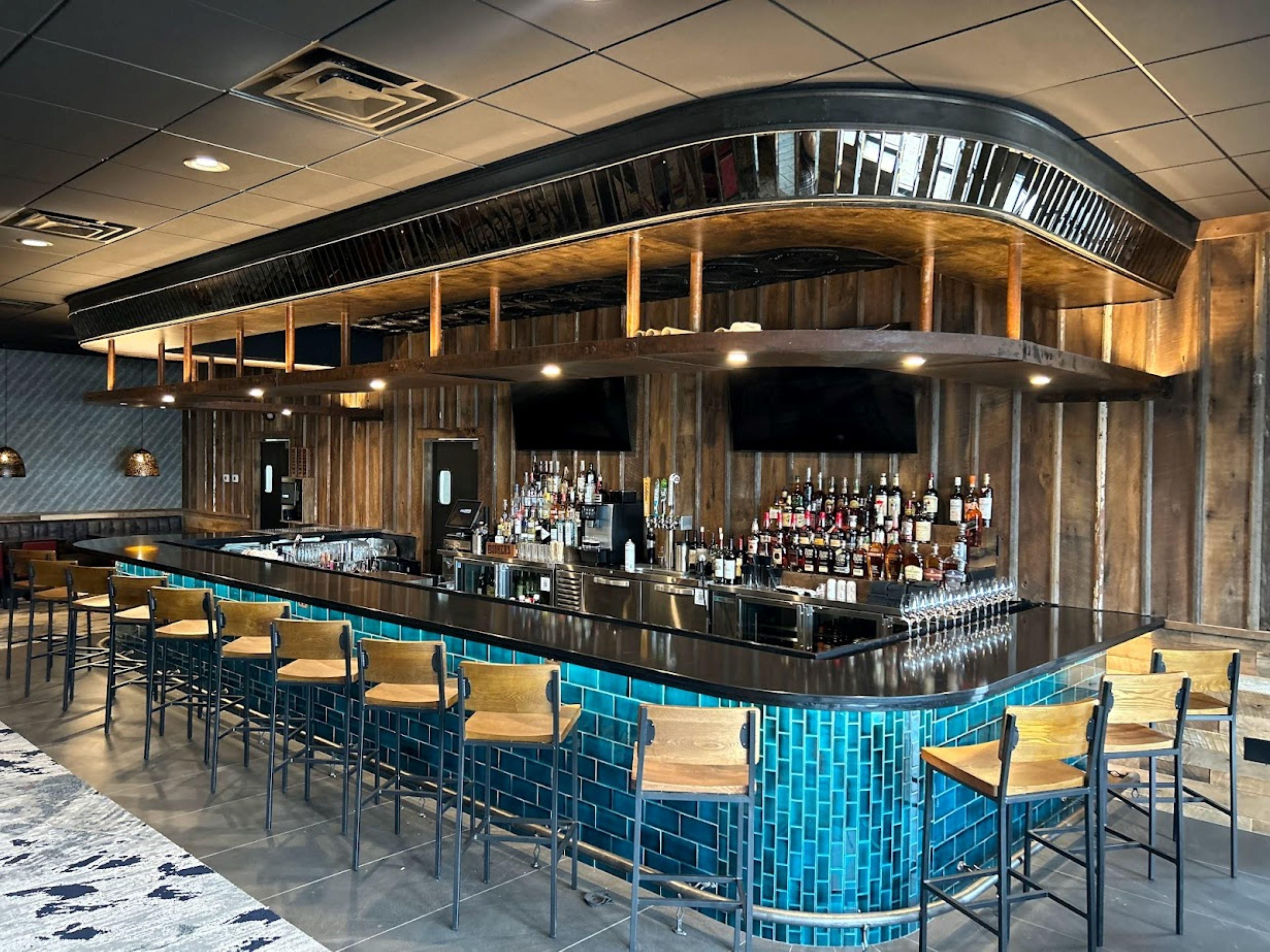 Elevate your evenings at The Lounge by Twisted Tree, where an extensive wine list and signature barrel selections await to perfectly complement your favorite cocktail while enjoying appetizers and sandwiches from our award-winning steakhouse. We open at 4:00 PM every Tuesday through Saturday. 