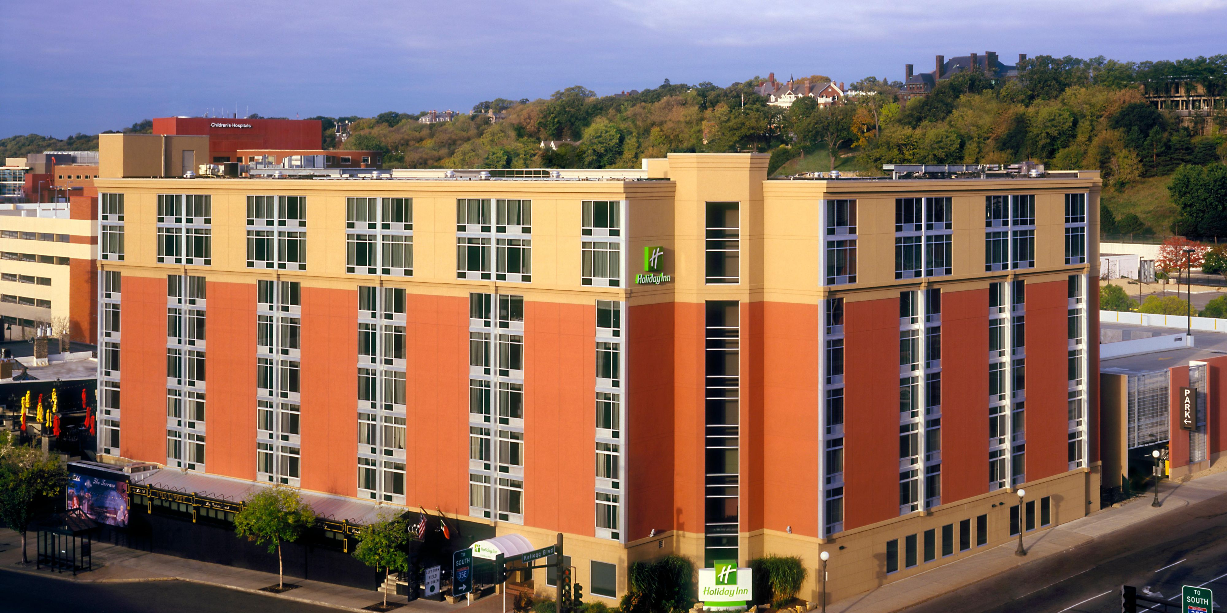 The Most Festive Hotel In Minnesota Is In Downtown St. Paul