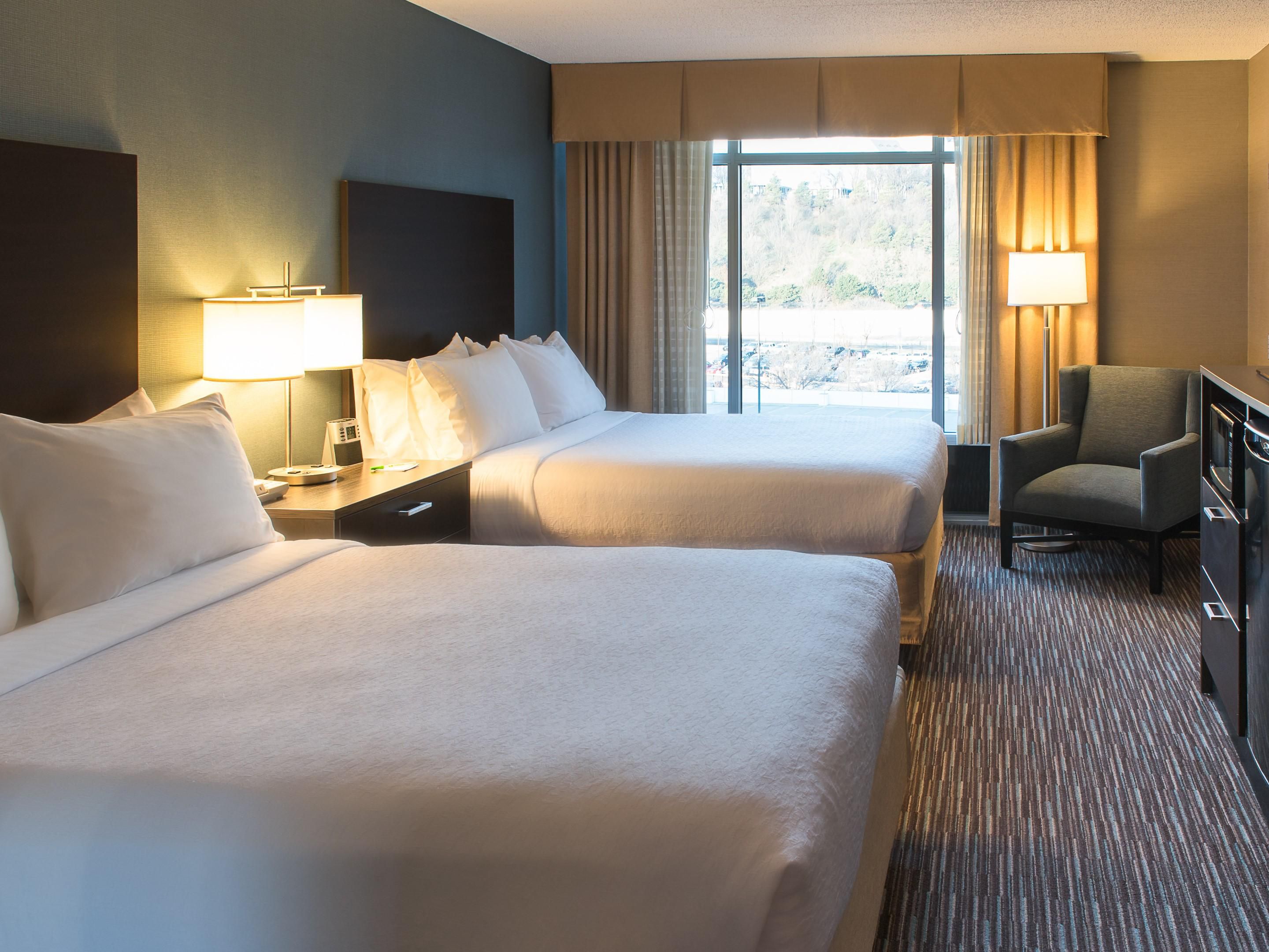 Holiday Inn Hotel Rooms