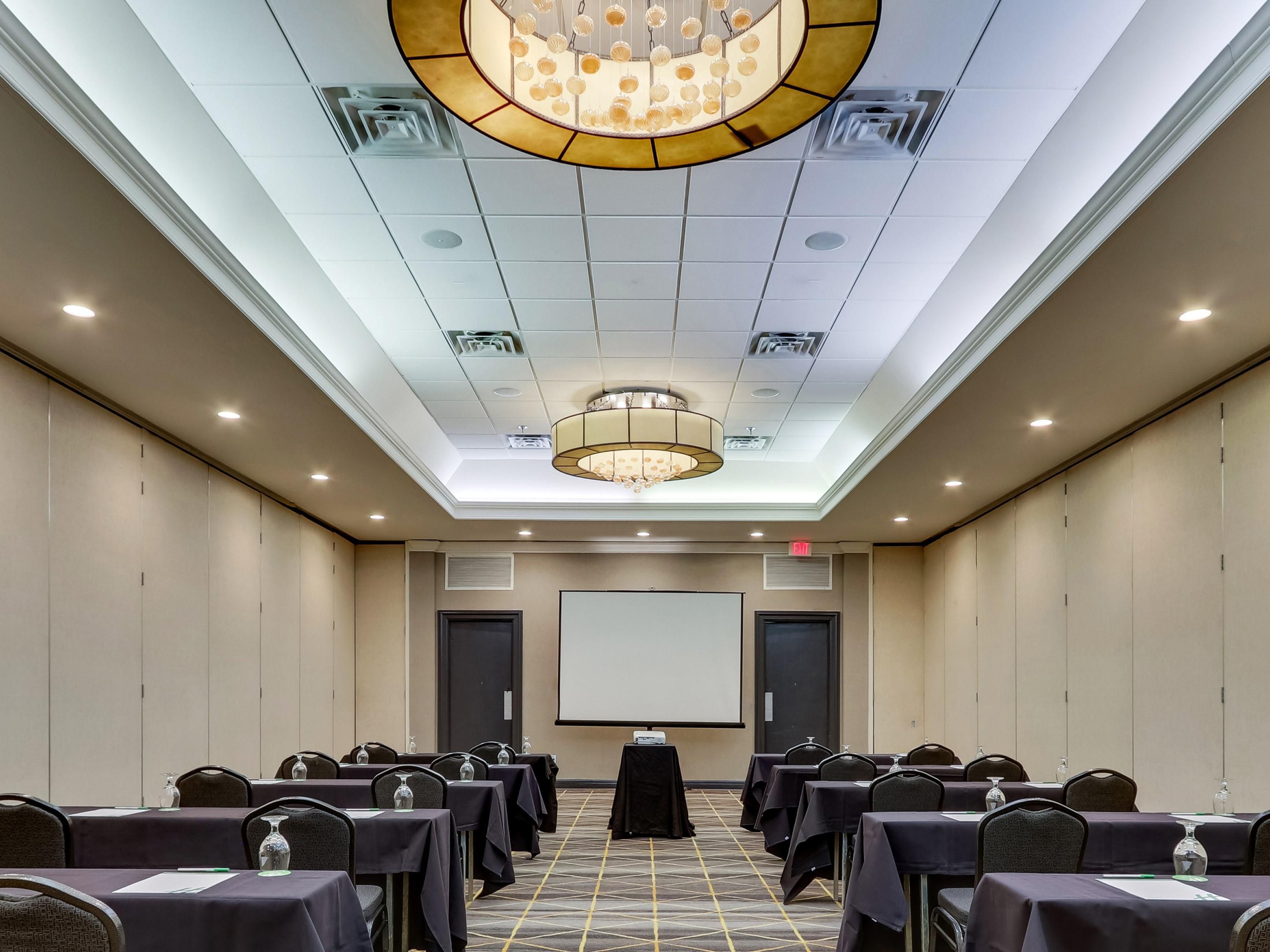 Whether you’re meeting colleagues or catching up with friends, our lobby and event spaces are designed for comfort and connection. From casual seating areas to flexible meeting rooms, you’ll find the right place to come together.