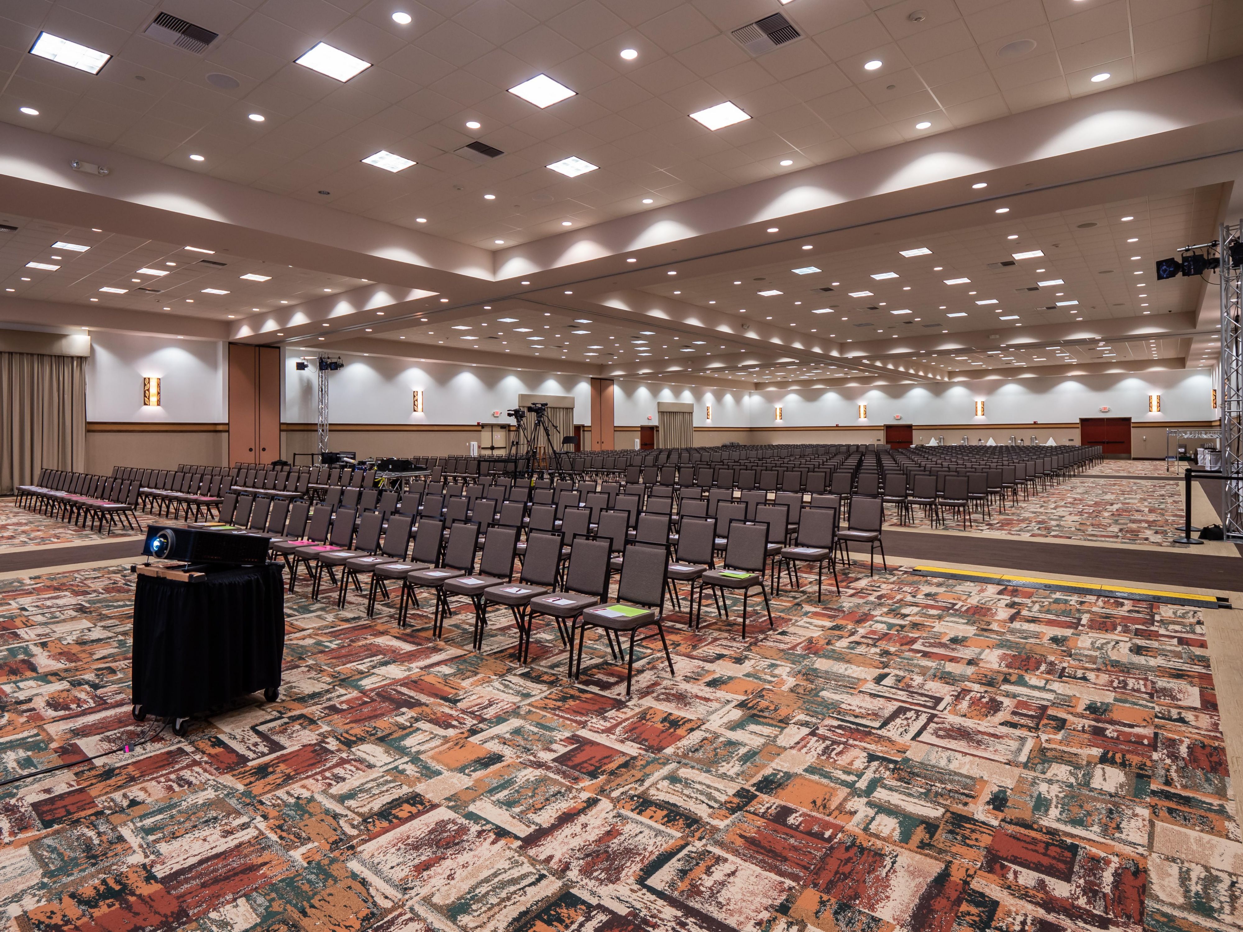 We offer discounted group rates for your business and event needs! Our highly qualified staff will help you plan your event. With 16 rooms and more than 38,000 sq. ft of meeting space and two large flexible ballrooms, we can accommodate events of any size.