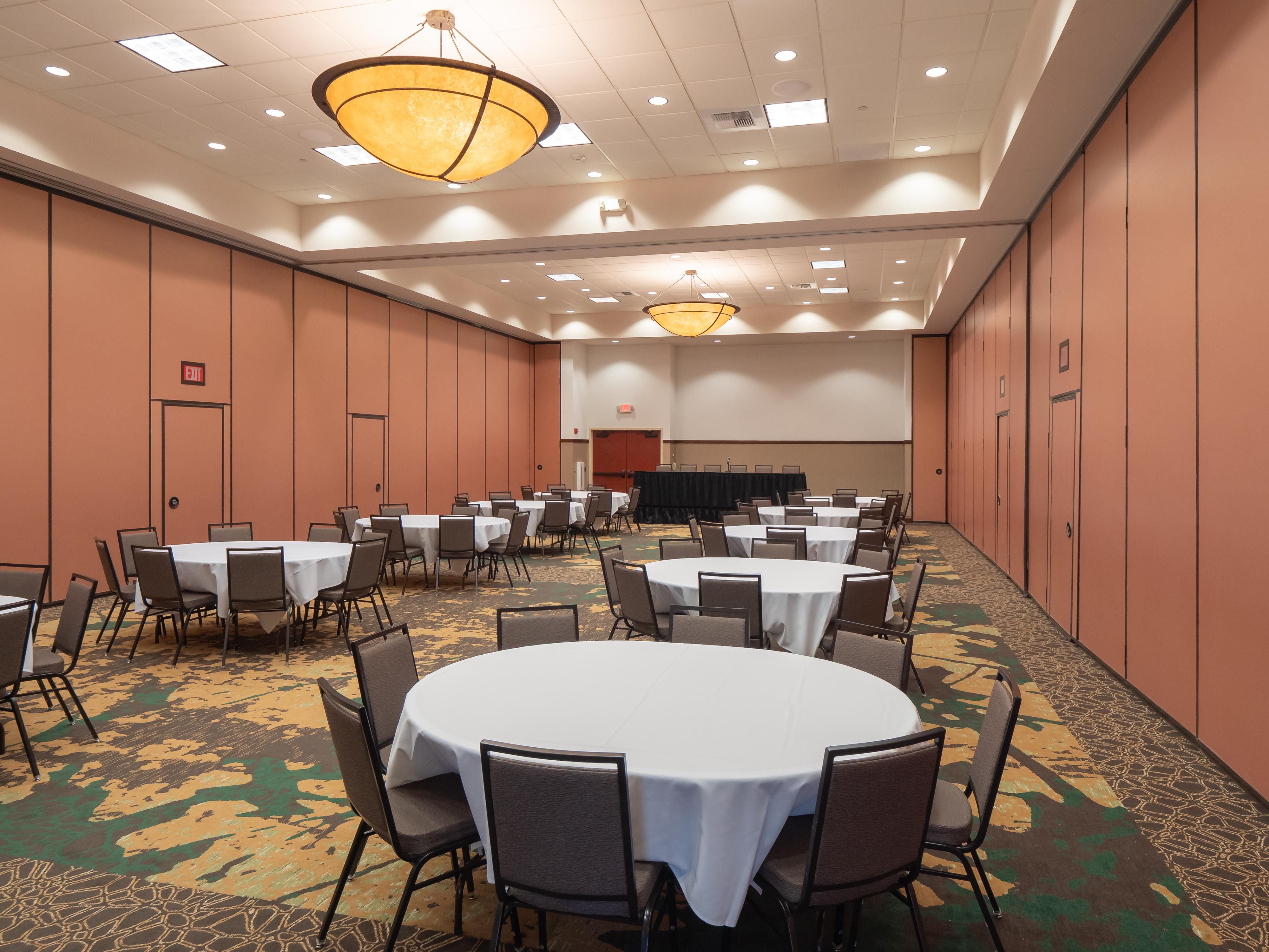 With 16 rooms and more than 38,000 sq. ft of meeting space and two large flexible ballrooms, we can accommodate events of any size. Our highly qualified staff are on hand to help you plan your event. 