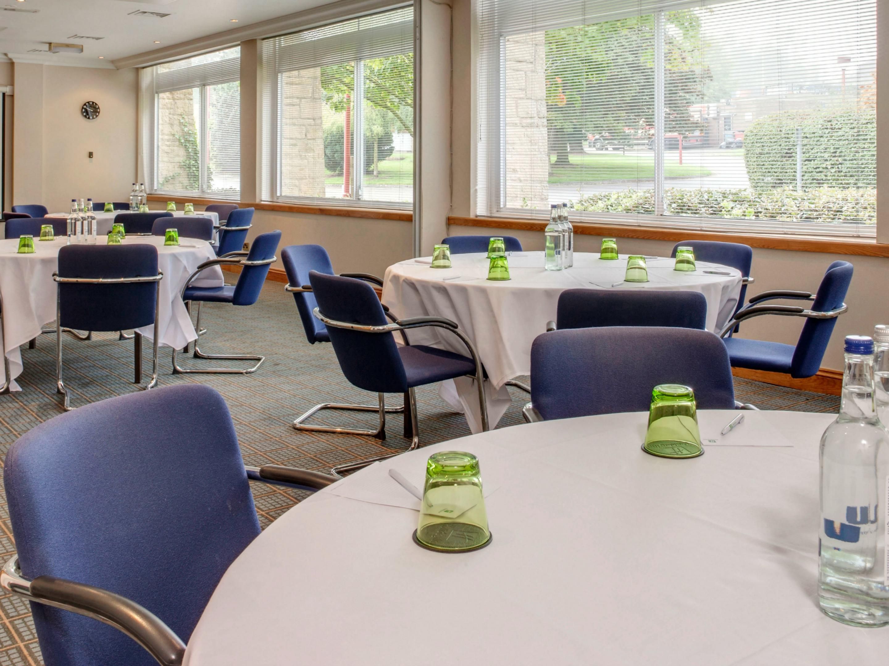 The perfect balance of value and premium service, in 2026 make the most of our DDR Lite rate only £26 per person. Including everything you need for a productive day: room hire, modern facilities, a tasty lunch, and tea and coffee. Plus, all delegates will receive a 1-day pass to our on-site You Fit leisure club. Quote DDRLITE when booking.